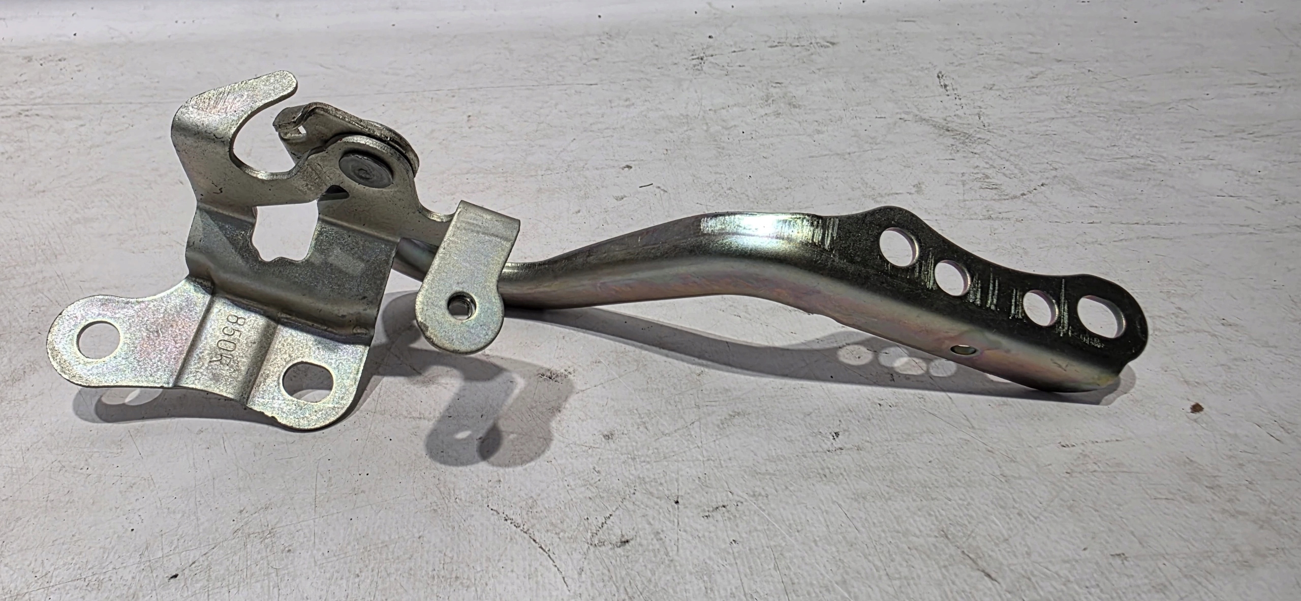 hinge bonnets right front TOYOTA YARIS III 11-20 new original 53410-0D320