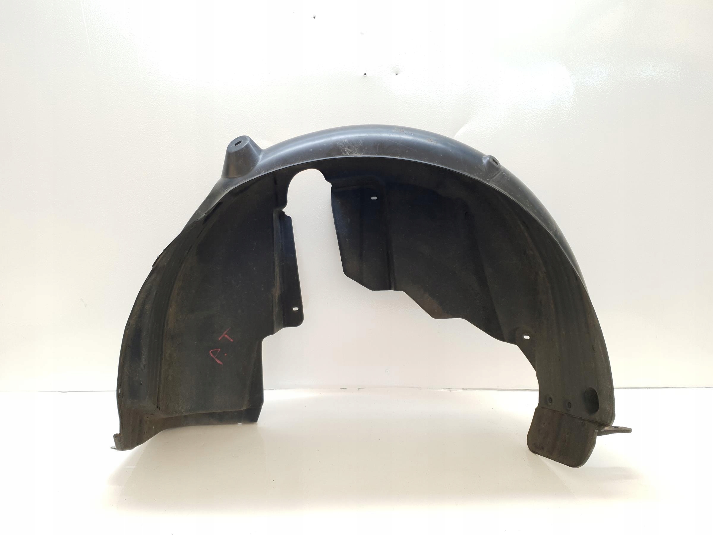 подкрылки правый зад SKODA SCALA