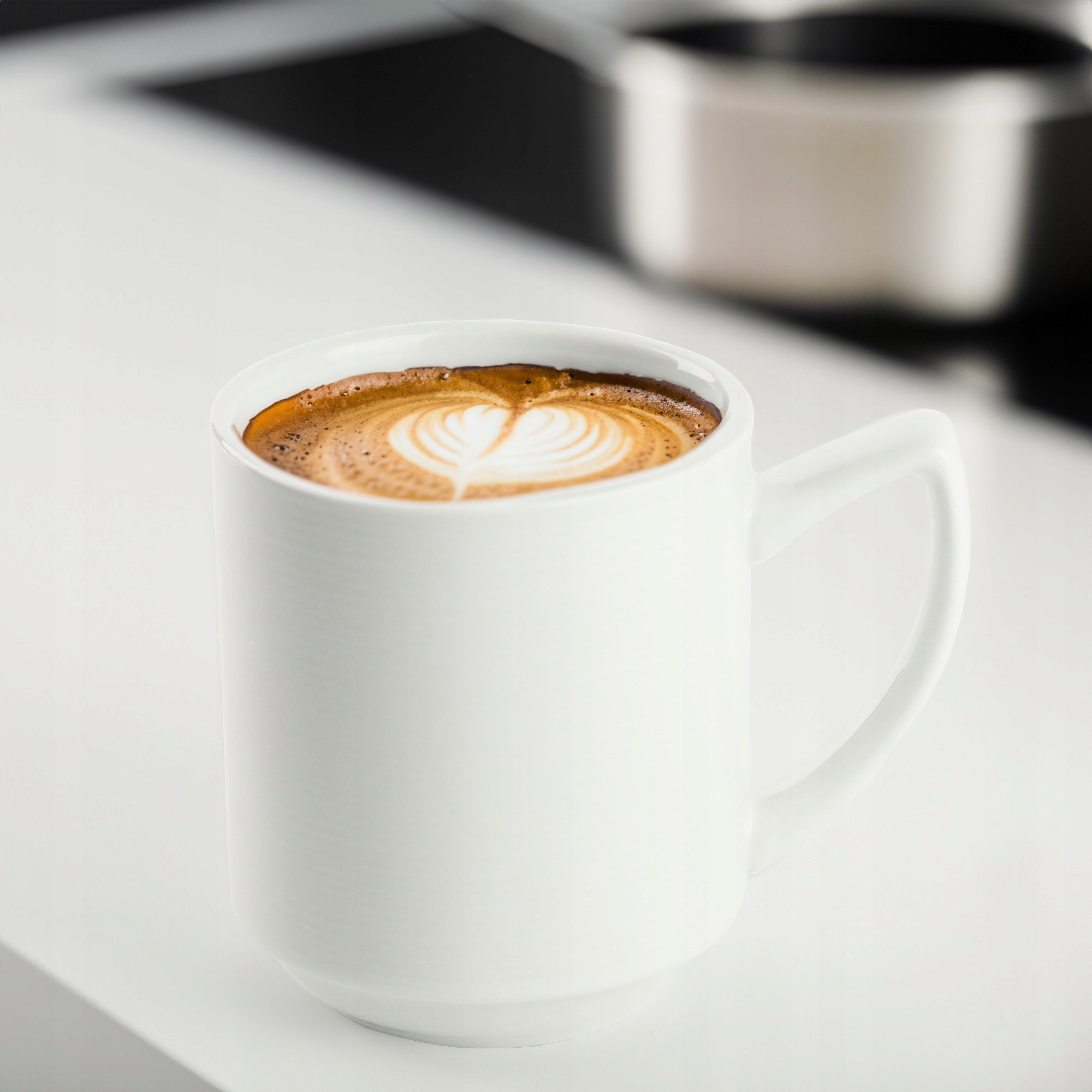 KUBEK PORCELANOWY RYFLOWANY BIAŁY 320ML UNIWERSALNY Z UCHEM NA KAWE HERBATE