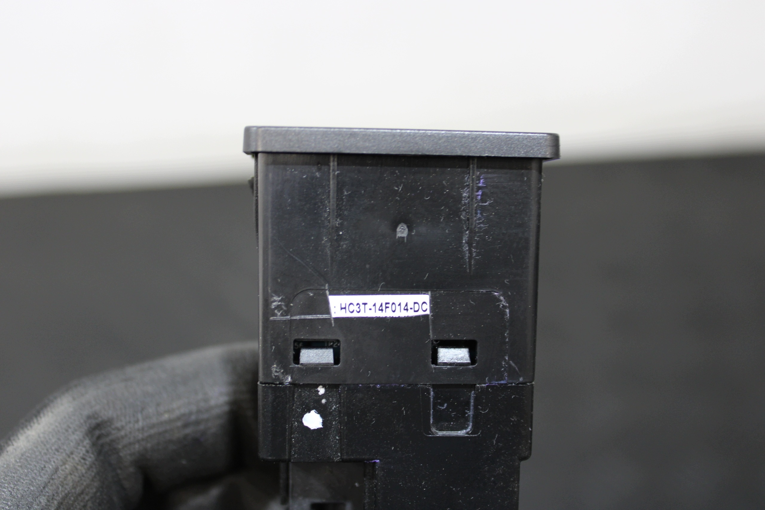 GNIAZDA USB HC3T-14F014-DC FORD FOCUS MK3 LIFT