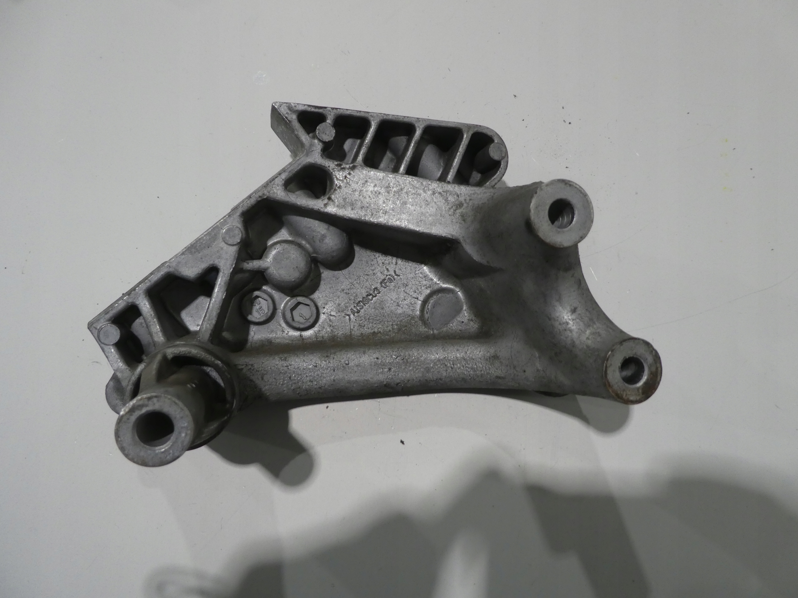 engine mount VW SEAT SKODA VW 04L199207