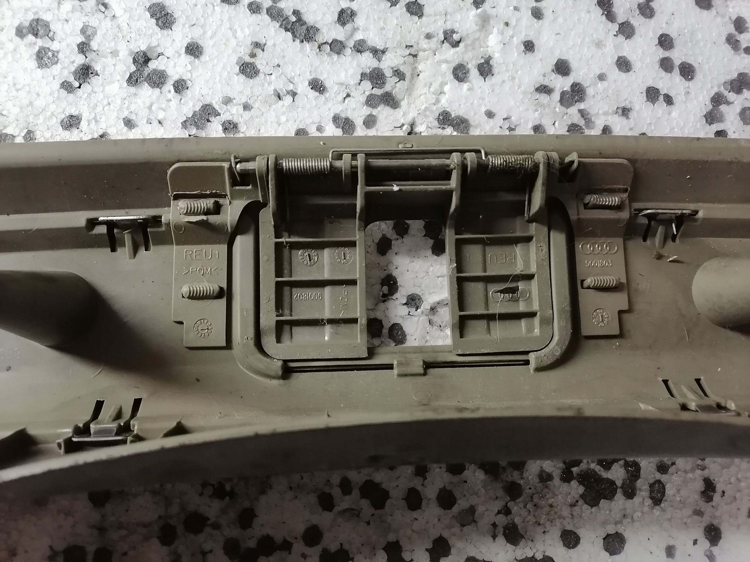 AUDI A4 B7 KOMBI cover of the threshold boot 8E9864483C