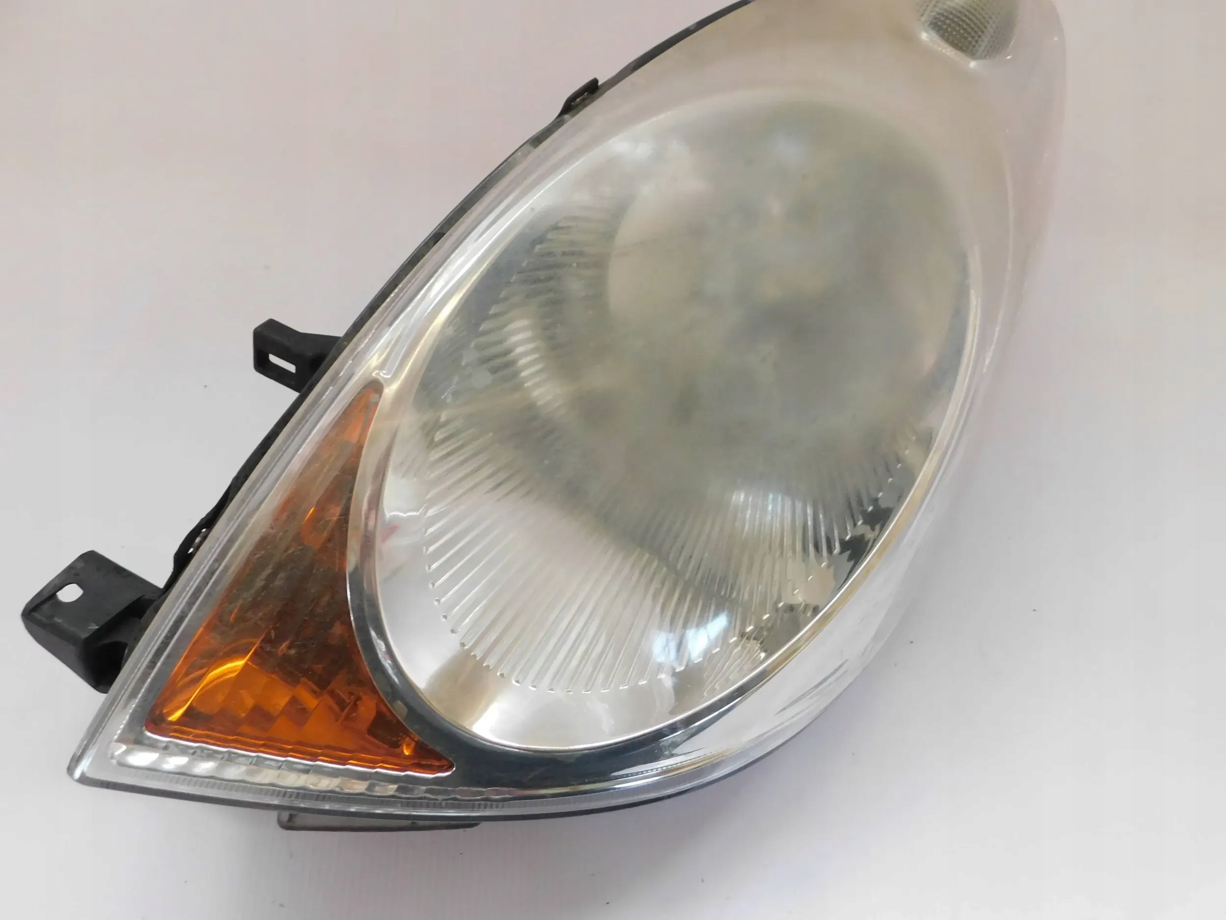 REFLEKTOR Feux phare Gauche NISSAN NOTE E11 06