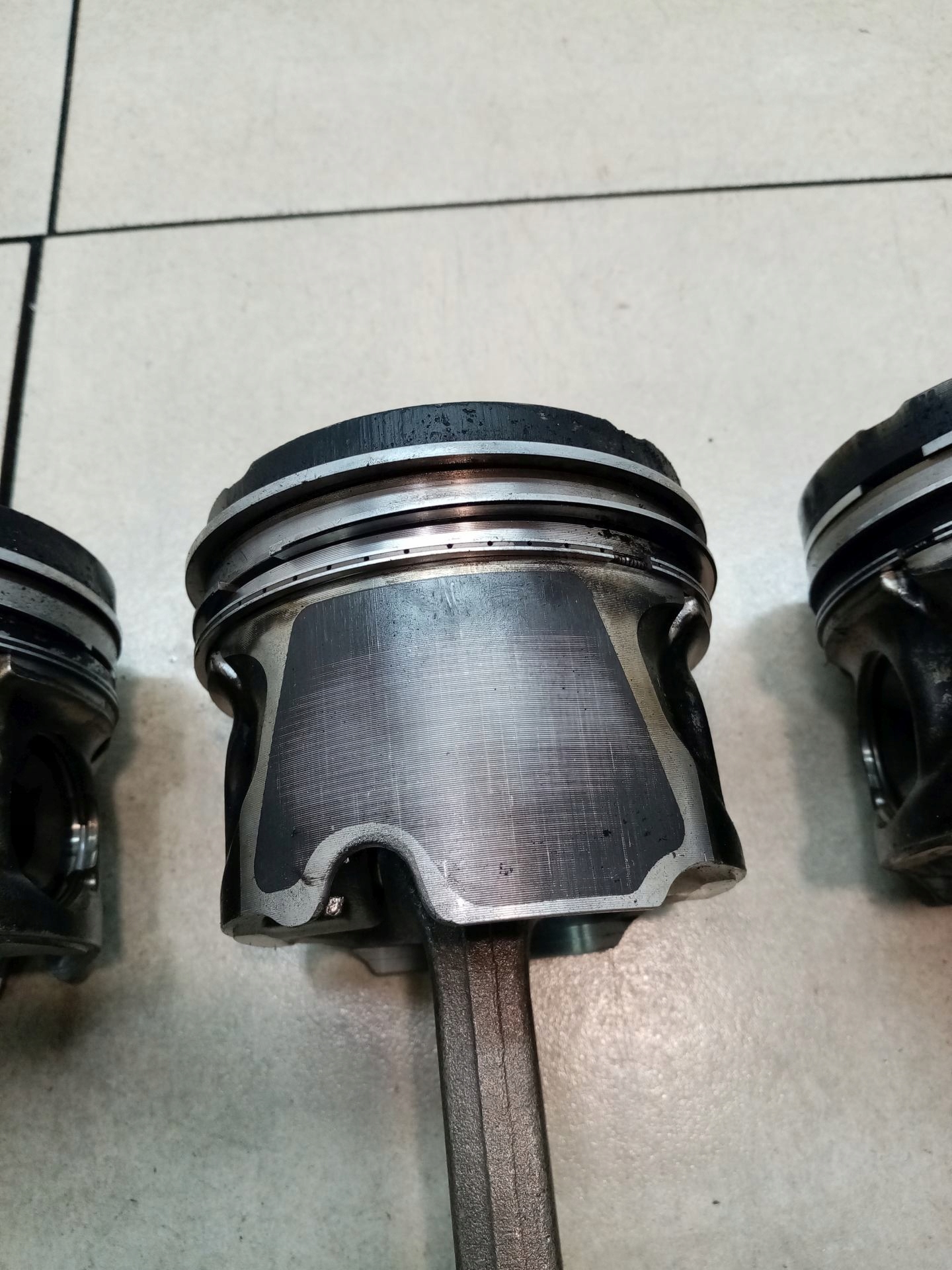 piston connecting rod VOYAGER IV 2.5 CRD 2090F