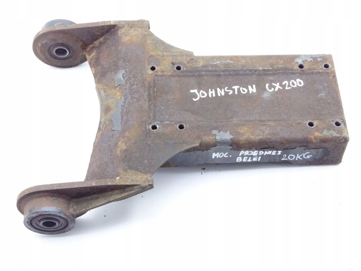 JOHNSTON_CX200_MOCOWANIE_BELKI_OSI_PRZÓD - JOHNSTON CX200 C50 кріплення балки осі спереду