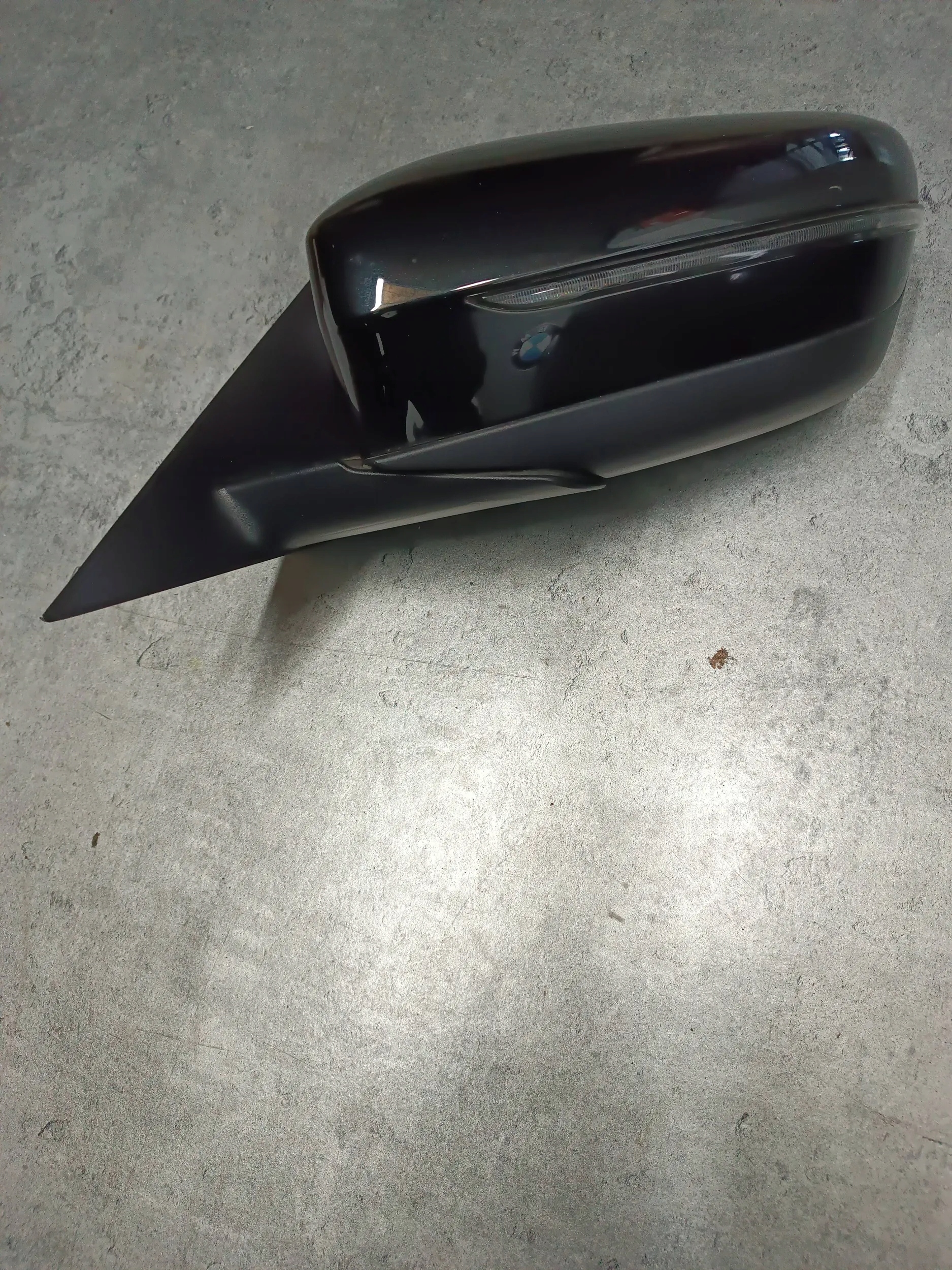 BMW 5 G30 G31 LUSTERKO LEWE KOL.475 6PIN Numer katalogowy części PRI1885