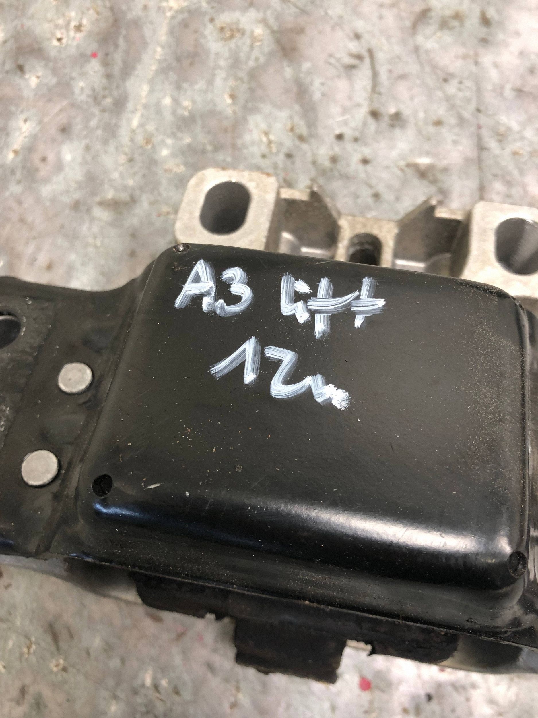 tartó szilentblokk AUDI A3 8P LIFT 1K0199555L