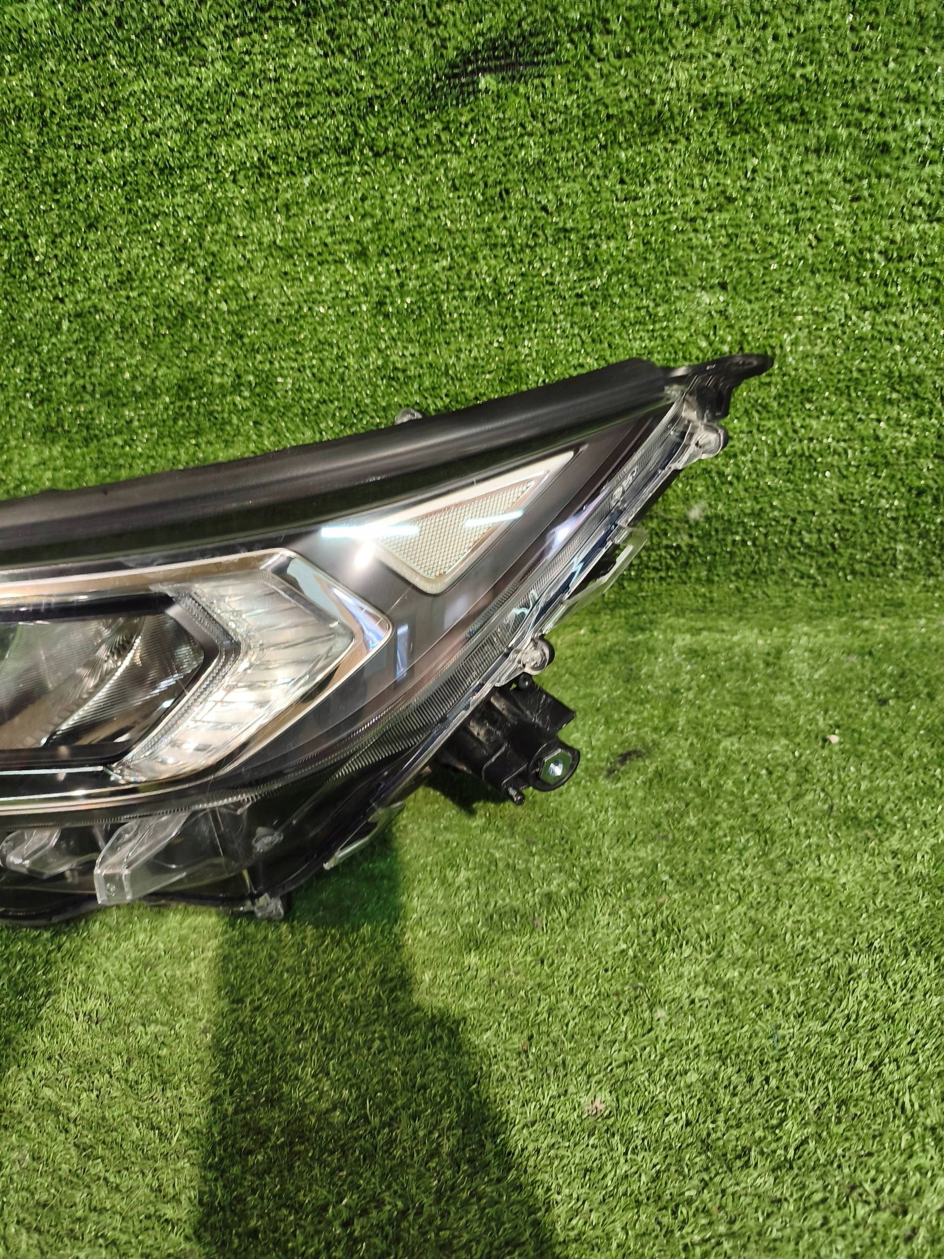 REFLEKTOR left front TOYOTA RAV4 V FULL LED 18- NR.1332