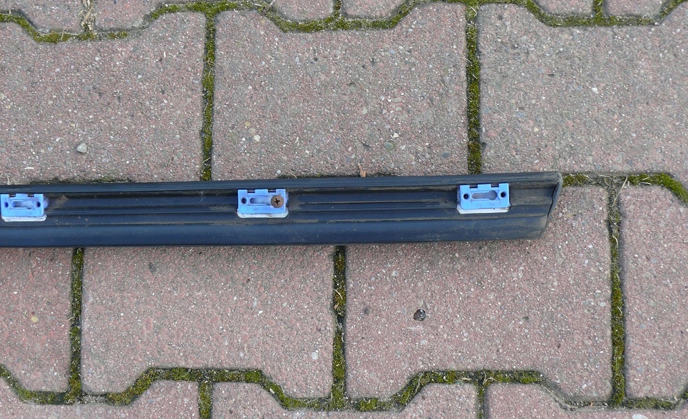 moulding lower door left front AUDI A8 D2 94-02r. 4D0854939A