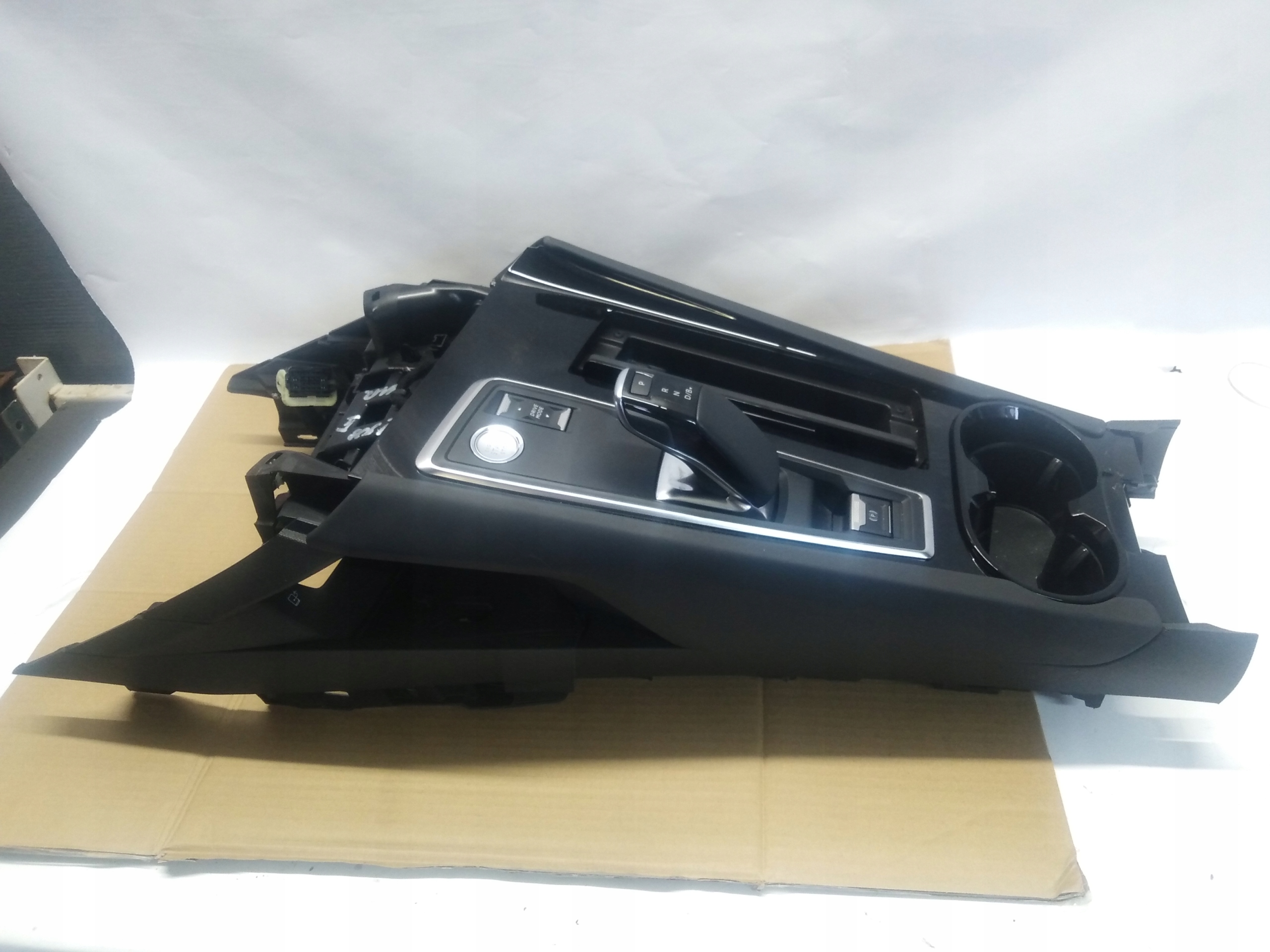 CITROEN C5 Aircross центральный туннель PANE 9813403280