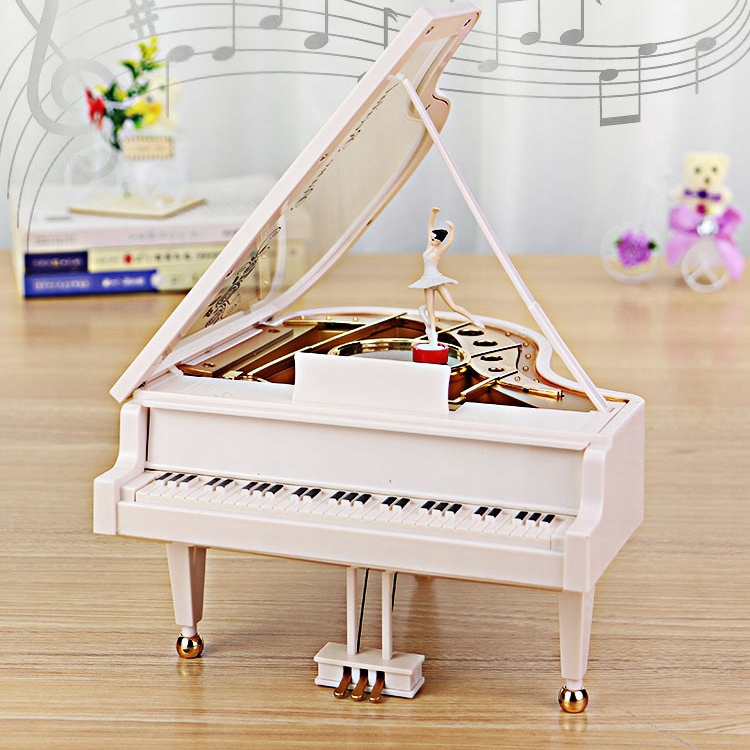 Pozytywka z Baletnicą Szkatułka Kuferek 15.8*15*18 Bohater Inny