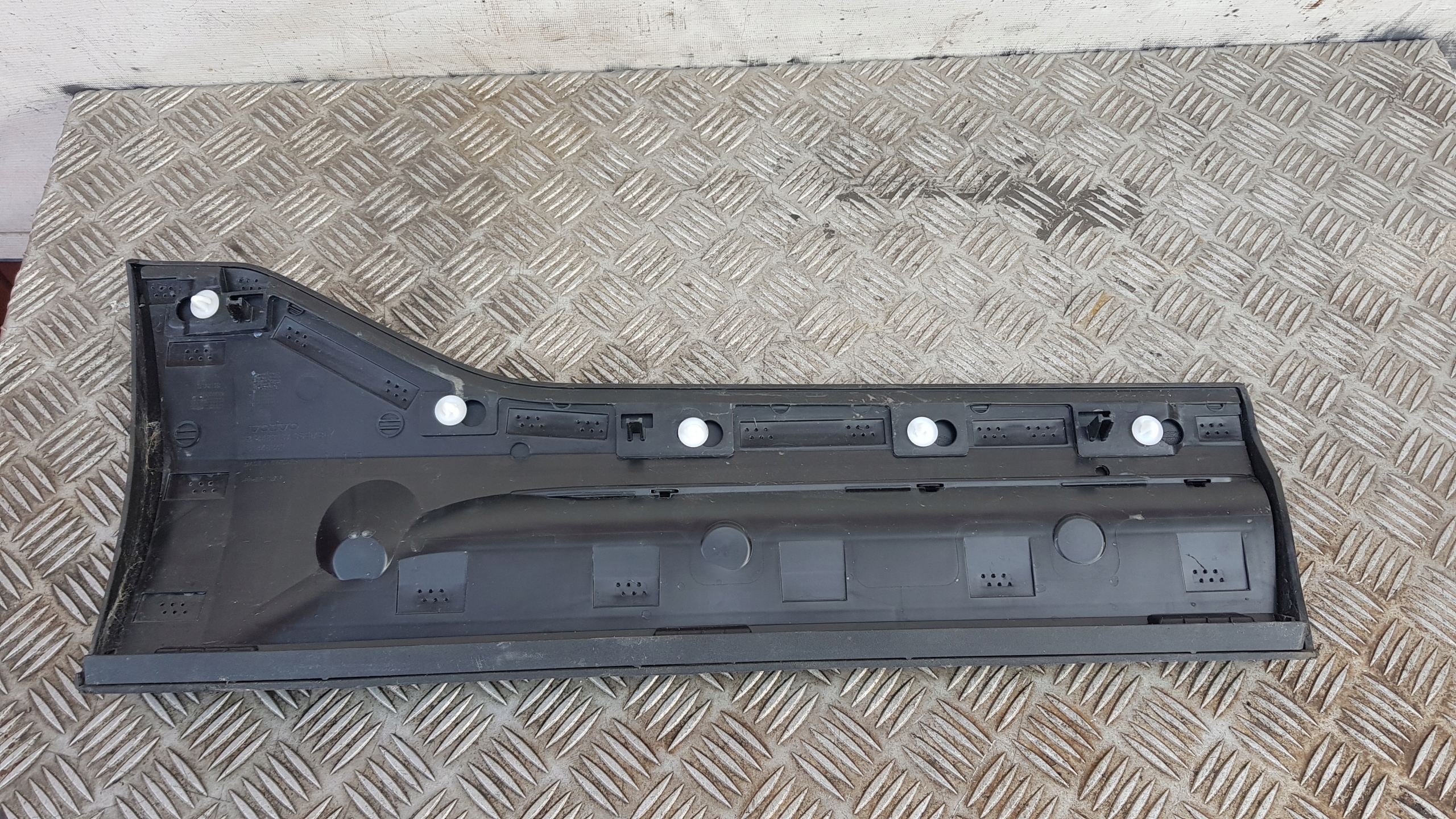 VOLVO XC40 II moulding door left rear part