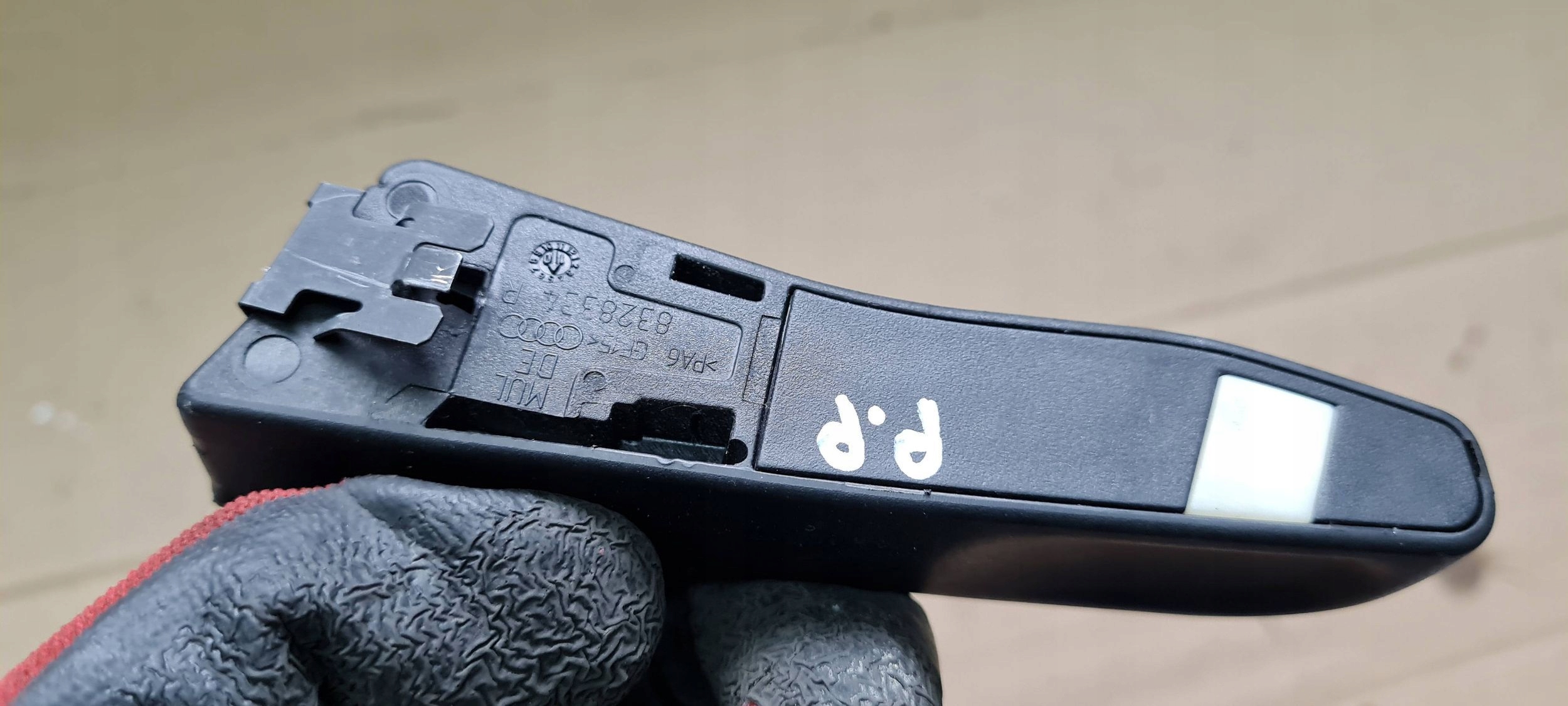 A6 C6 LIFT handle DRZWIGNI seat right right front A4 B6 B7