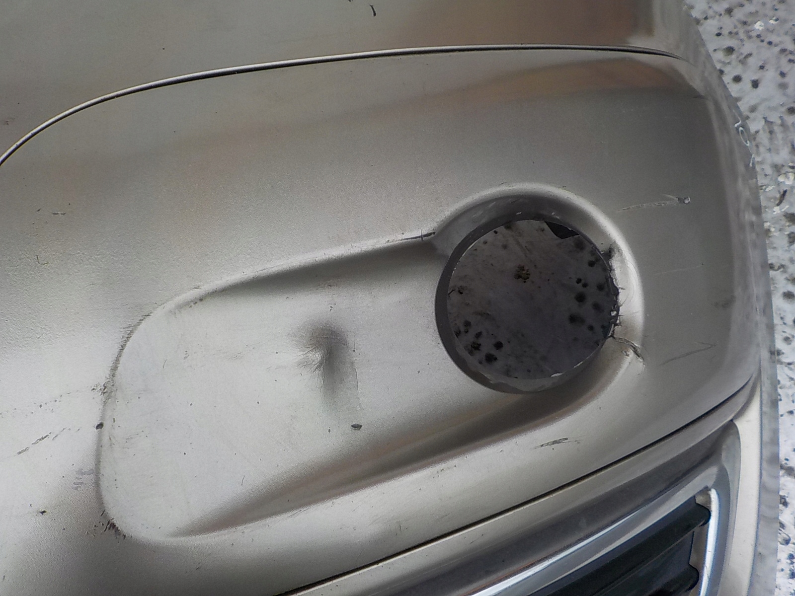 109 CITROEN C3 PICASSO nárazník predok predný