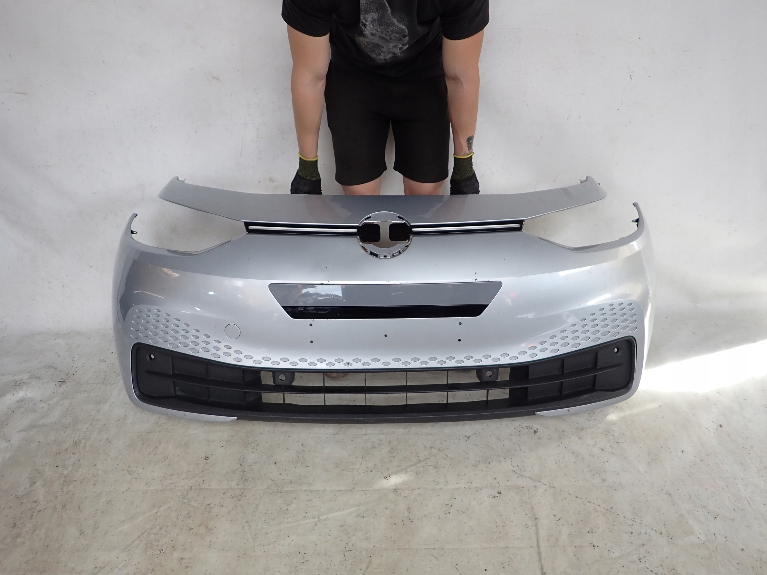 VW ID 3 ID.3 19-23 bumper front front LEDY PDC 10A807221