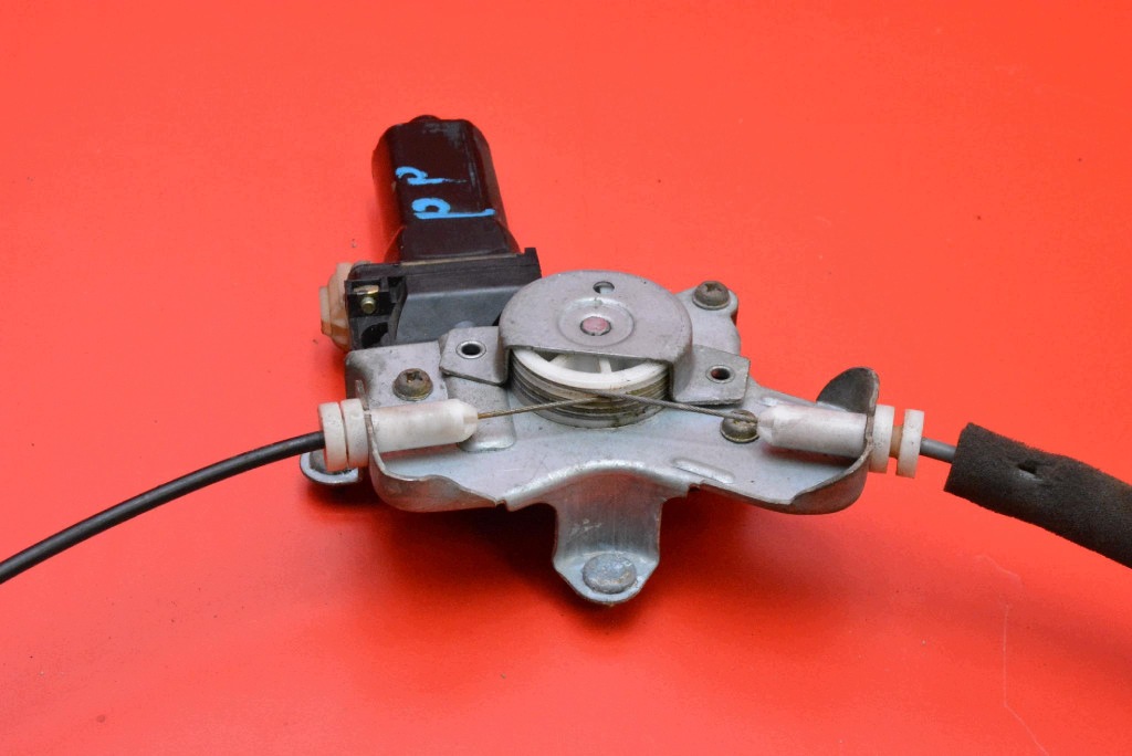 window regulator right front EU KIA MAGENTIS 1 and sedan LIFT 03-06