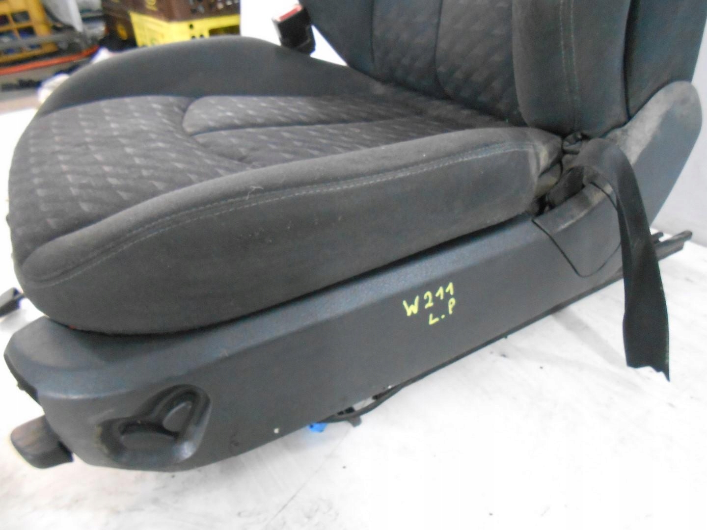 FOTEL LEWY PRZÓD MERCEDES W211 # Producent części Mercedes-Benz OE