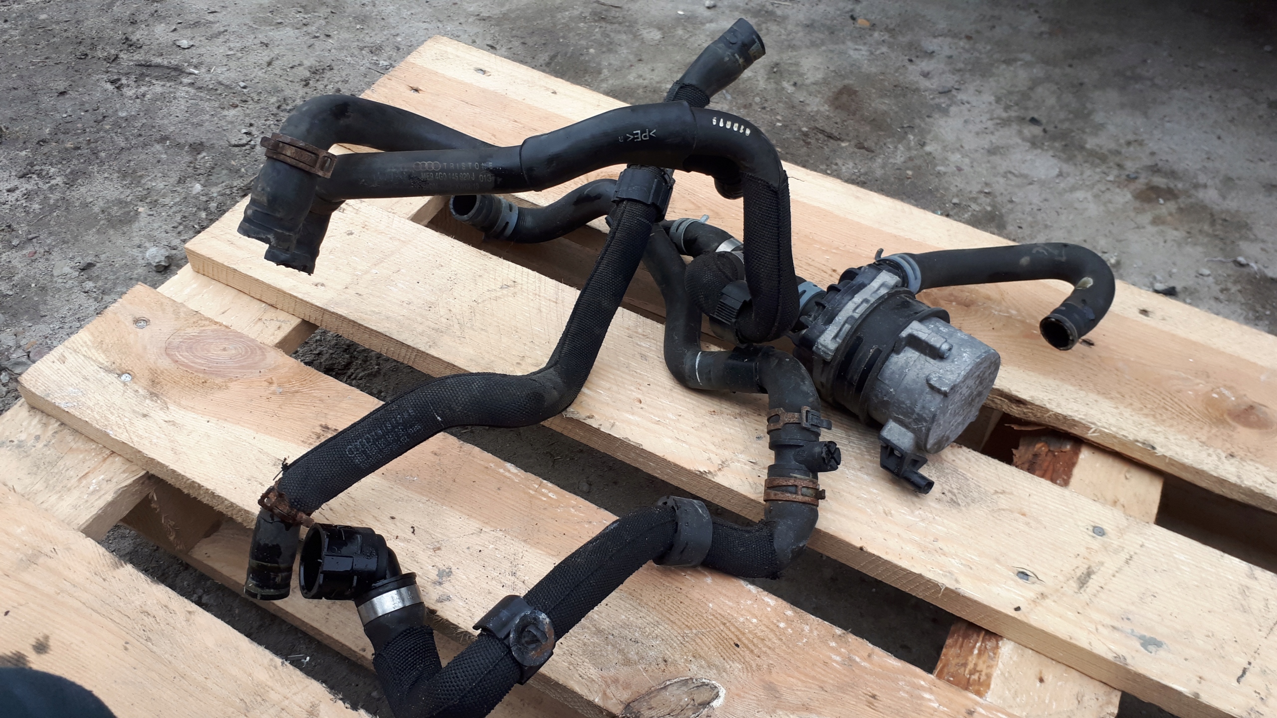S6 C7 4G A6 pumpa vode 4.0 TFSI 8K0965567B S7 4G