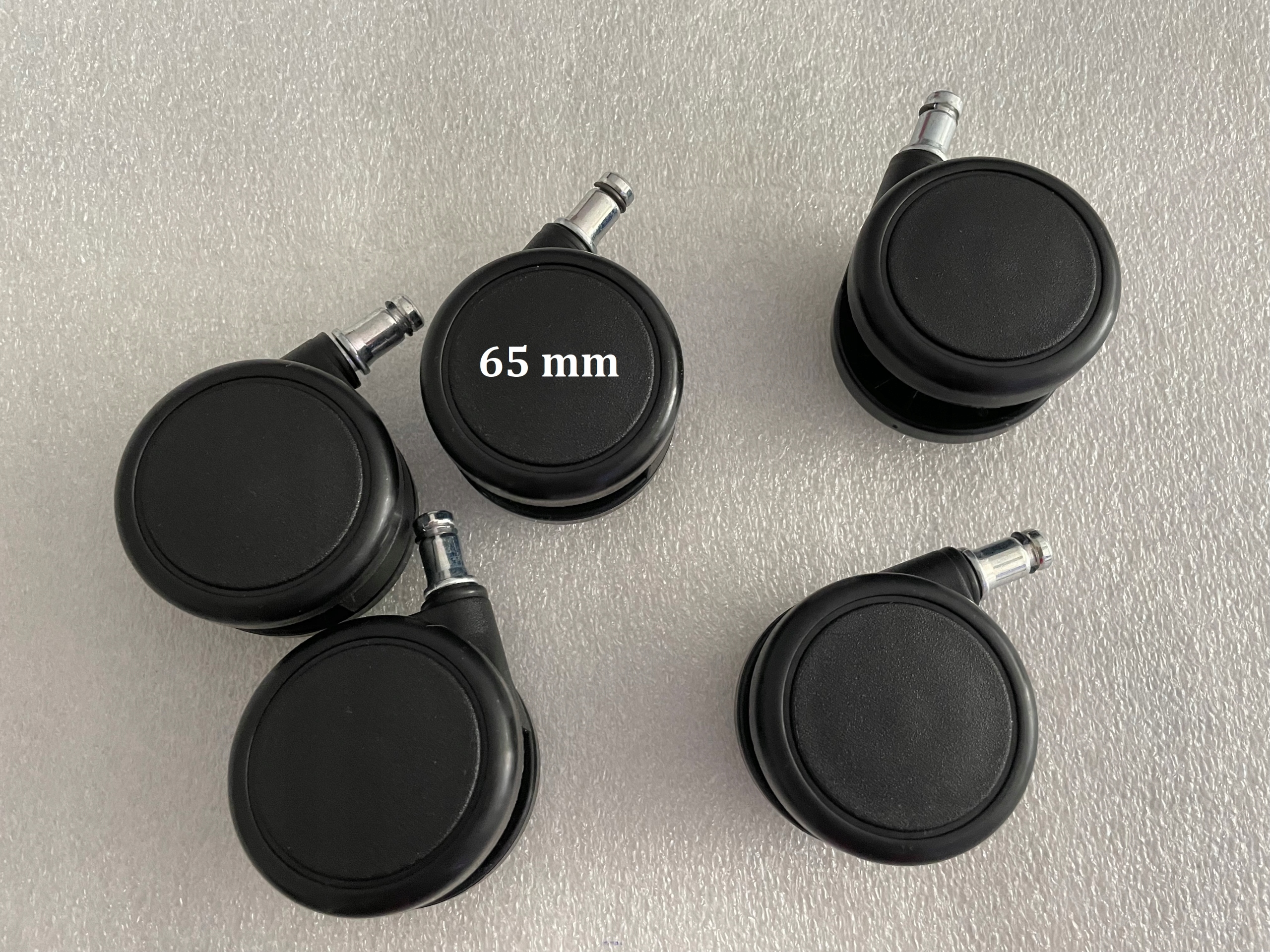 

Kółka duże do fotela krzesła fi.11/fi. 65 mm 5szt.