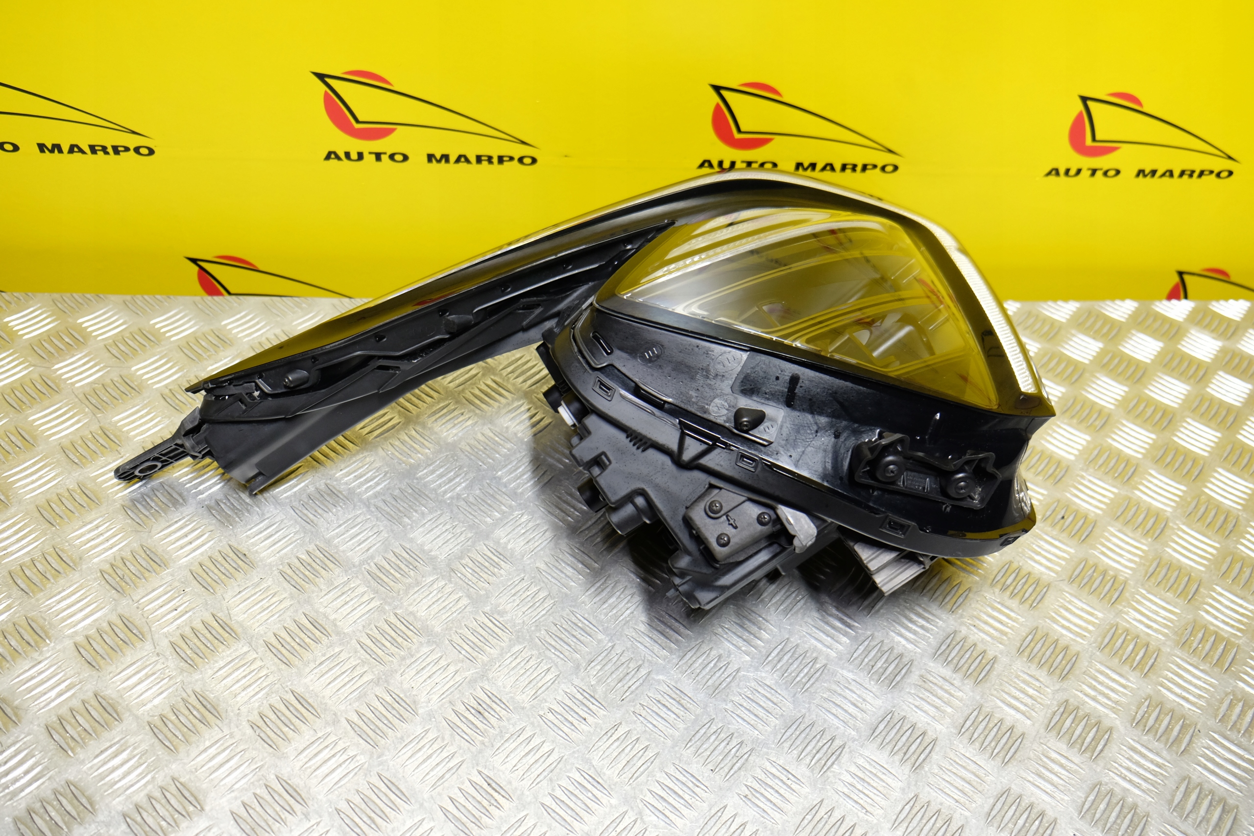 KIA SPORTAGE V 2021- REFLEKTOR LAMPA LED PRAWA USA Rodzaj świateł mijania LED