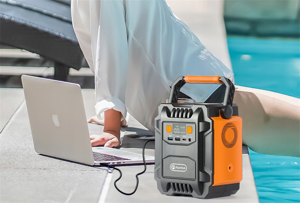 Przenośny POWERBANK STACJA ZASILANIA 200W 172,8Wh Liczba urządzeń ładowanych jednocześnie 4