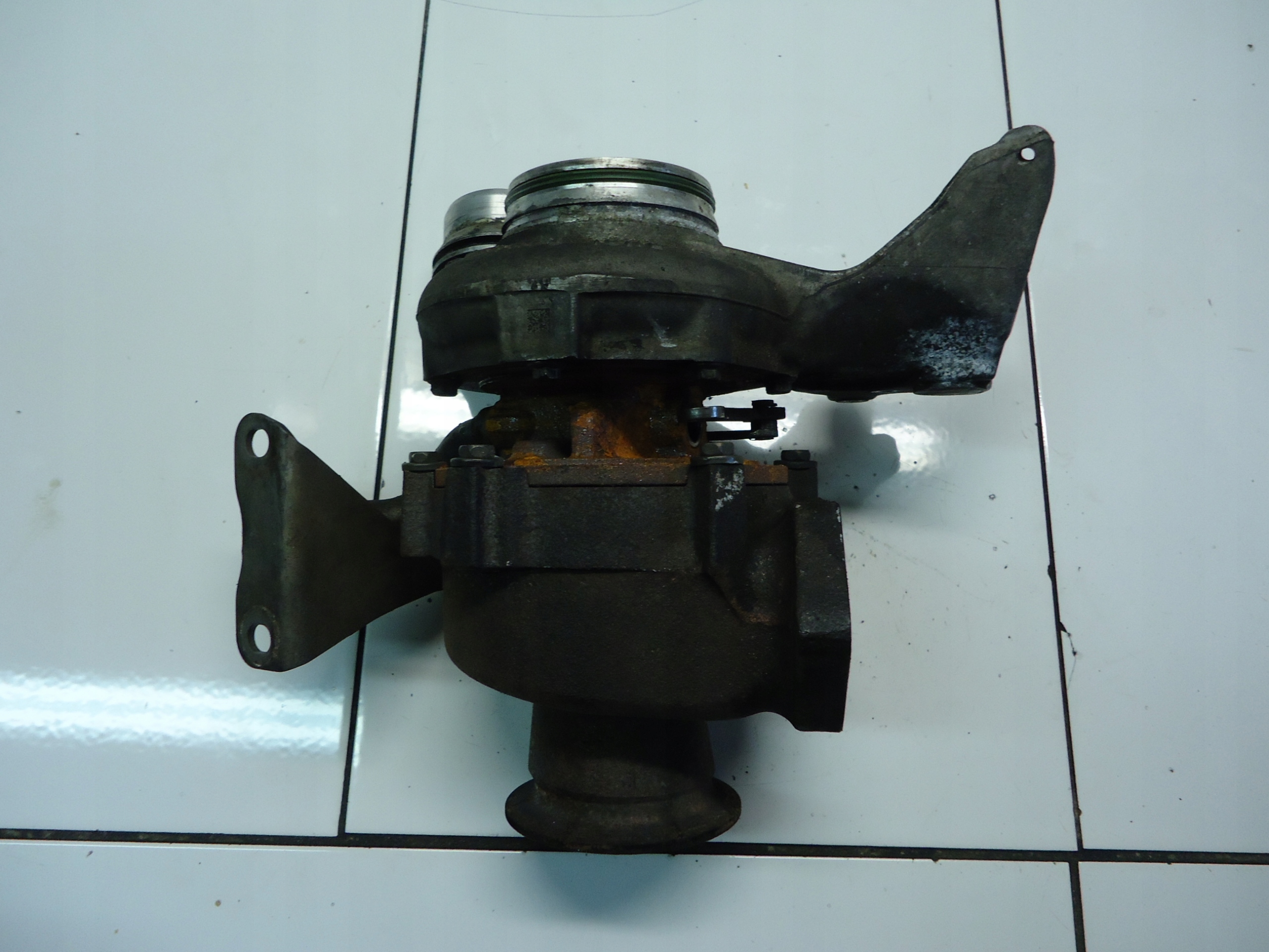 BMW 3 E90 2.0D N47D20C turbo 8517452