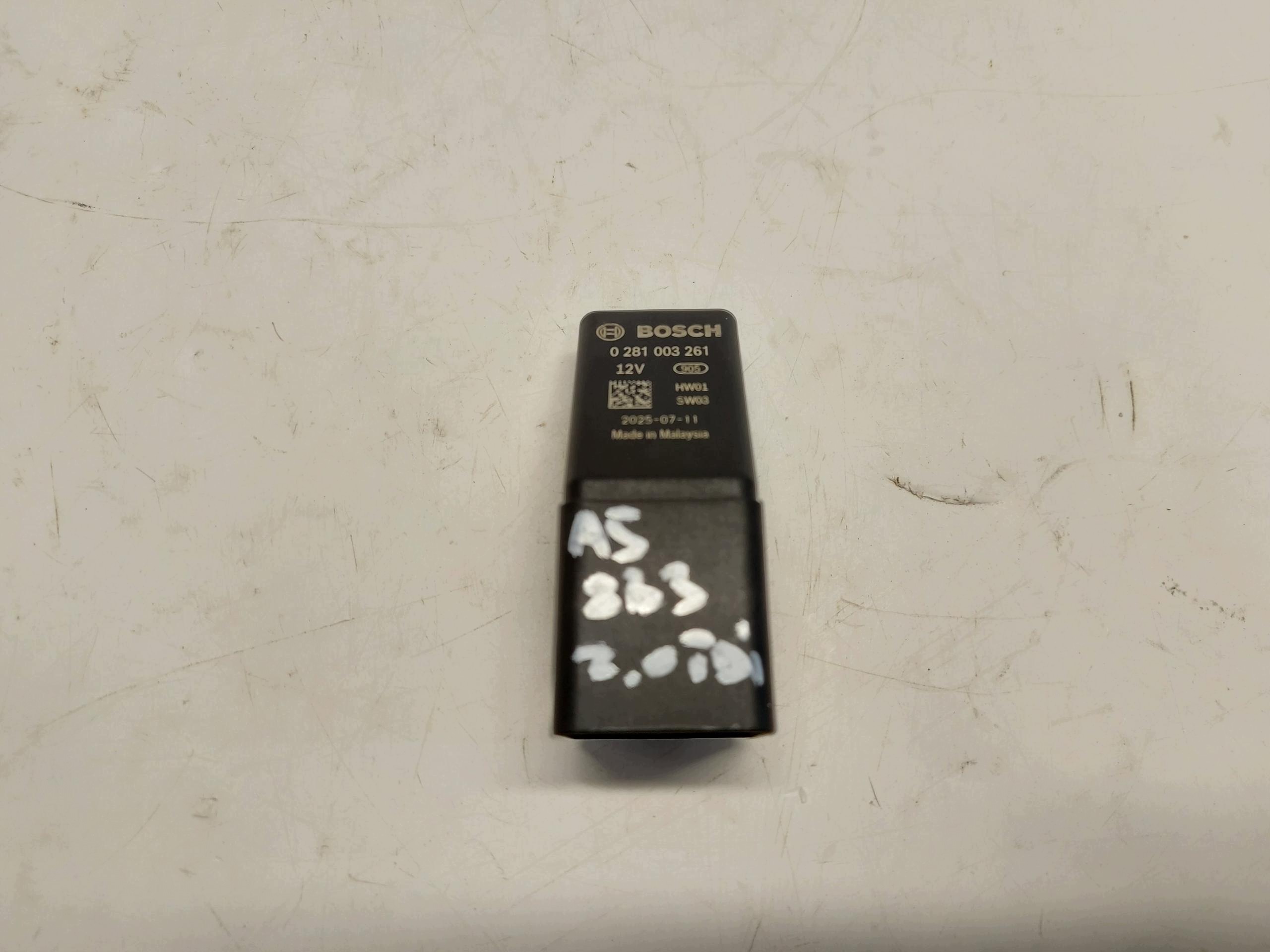 AUDI A5 8B3 B10 AVANT 2.0 TDI relay plugs zarowych 8B3941329A