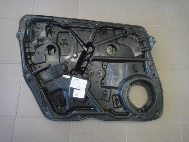 A1669000318 - Стеклоподъемник передний левый ML W166 166