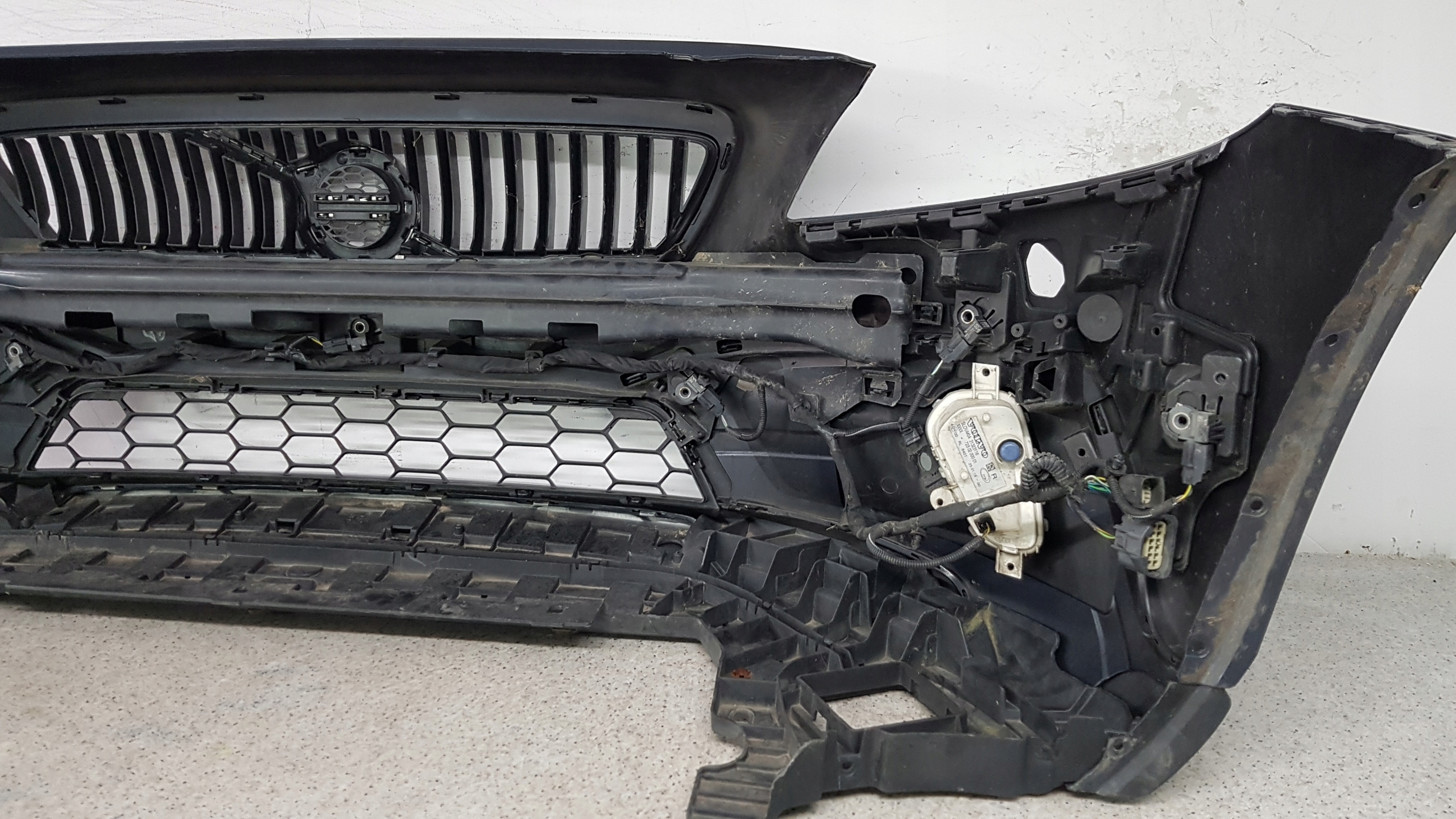 VOLVO V40 XC40 CROSSCOUNTRY bumper front 7820