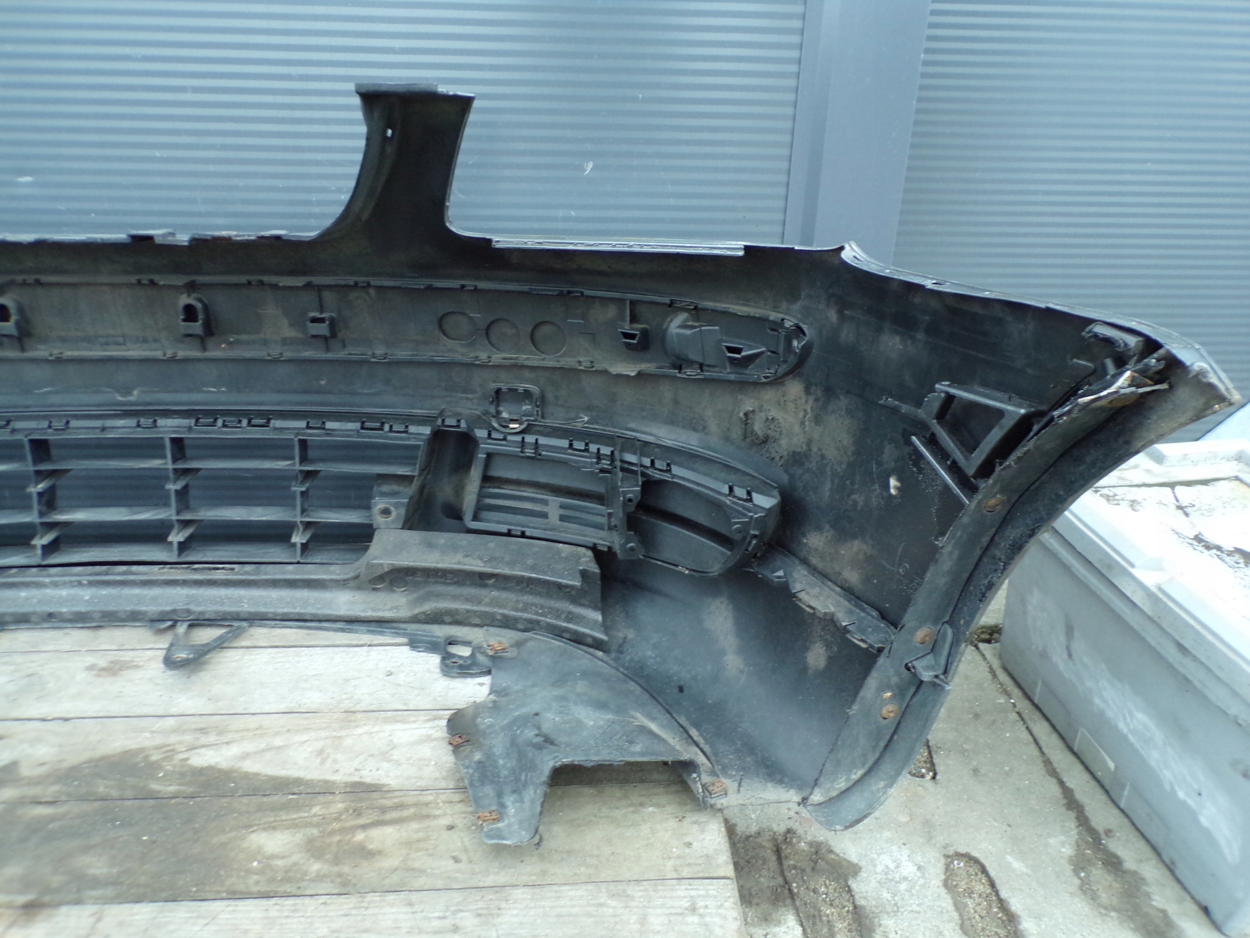 front bumper front VOLKSWAGEN TOURAN 1 and colour LD7Y