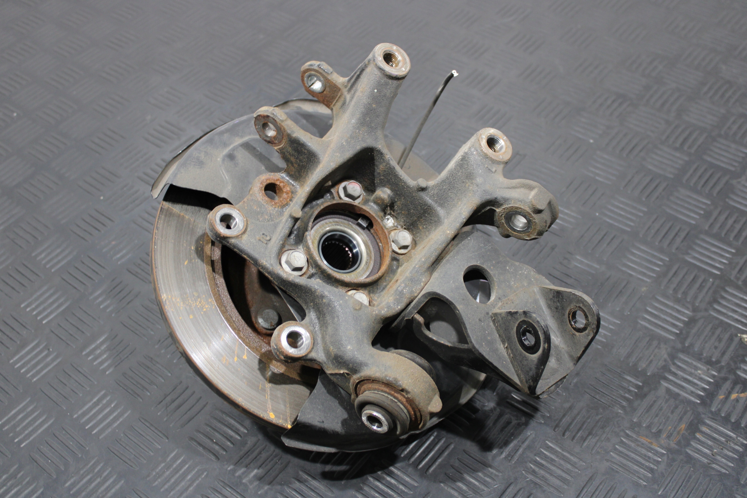 swing left rear part 4X4 LEXUS NX 300H LIFT