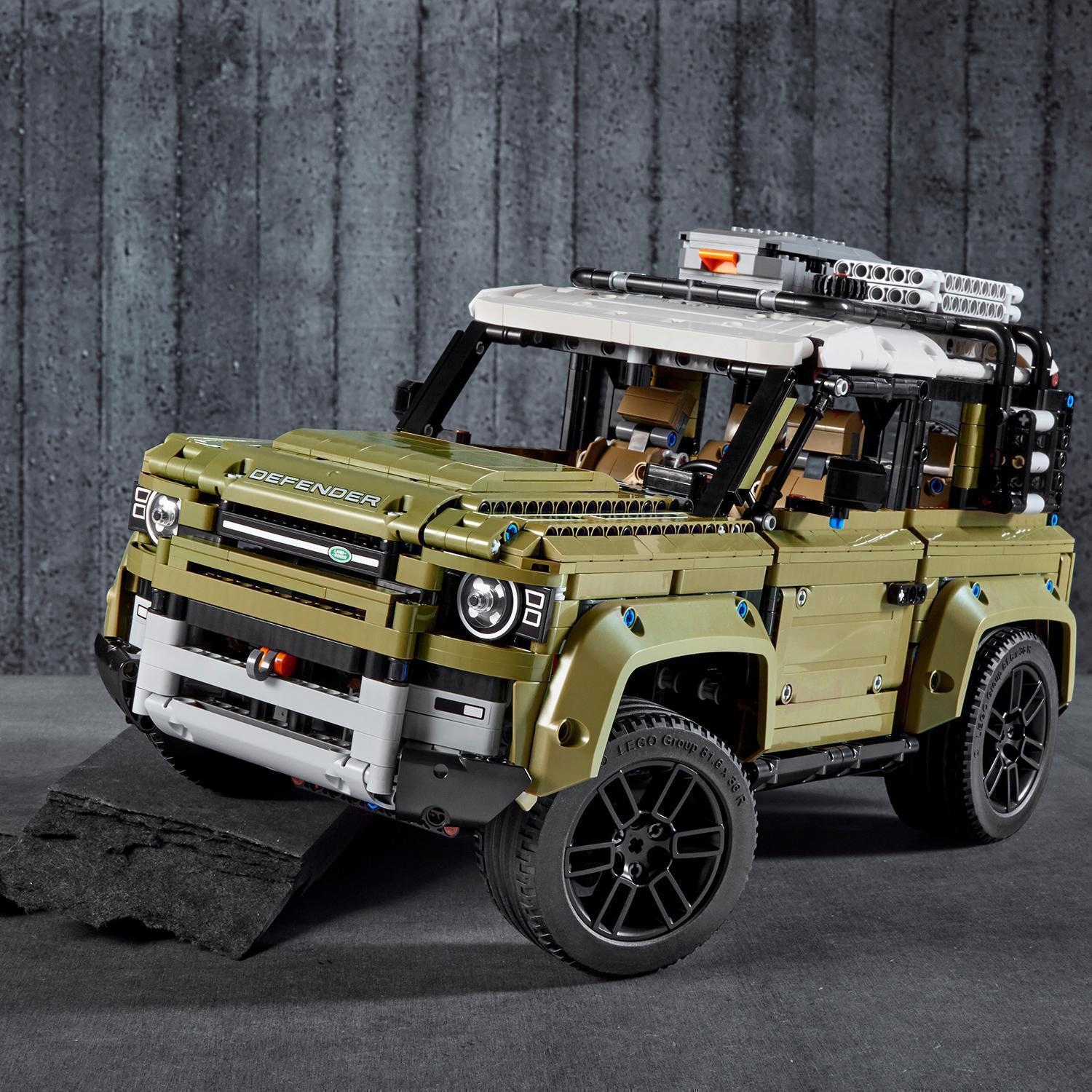 LEGO TECHNIC Land Rover Defender 42110 Номер продукта 42110