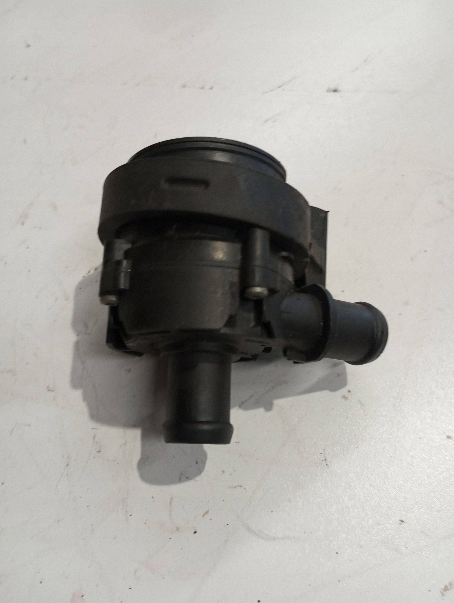 supplementary water pump AUDI VW 5Q0121599M