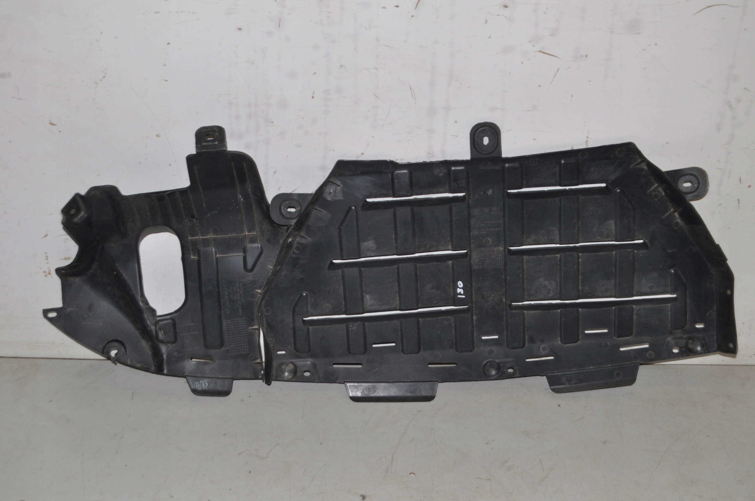 Захисна пластина під двигун HYUNDAI i30 II 86690-A6000