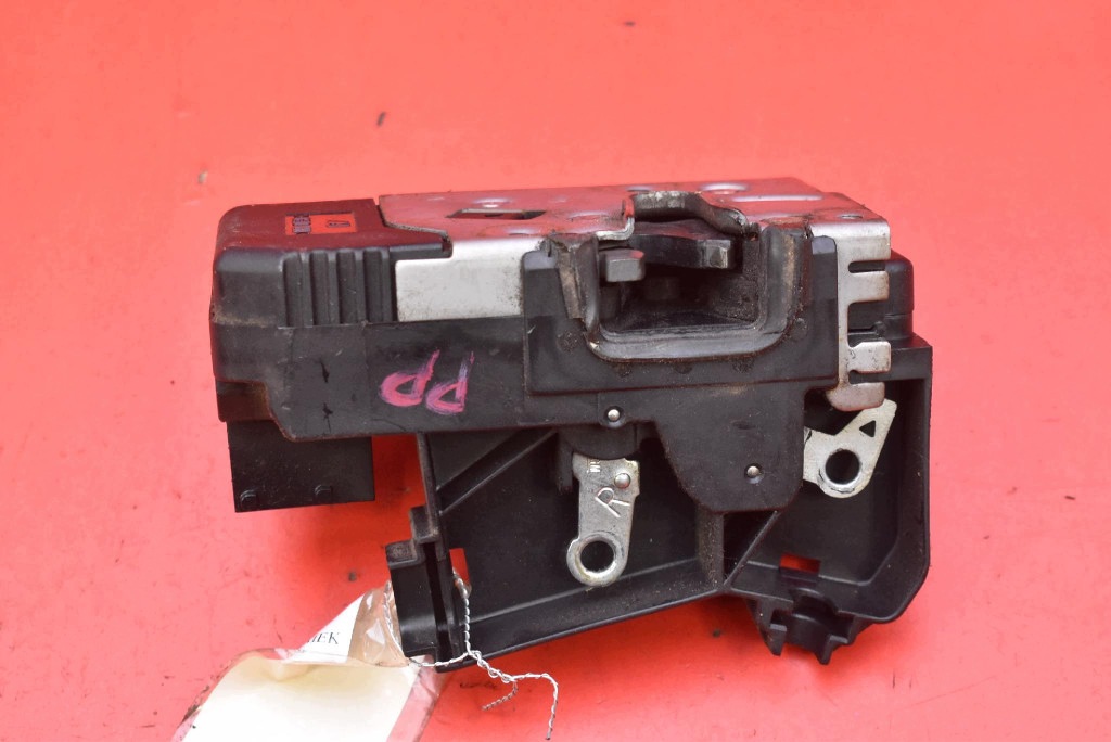 lock door right front front EU 8200042171 RENAULT TRAFIC 2 II 01-06