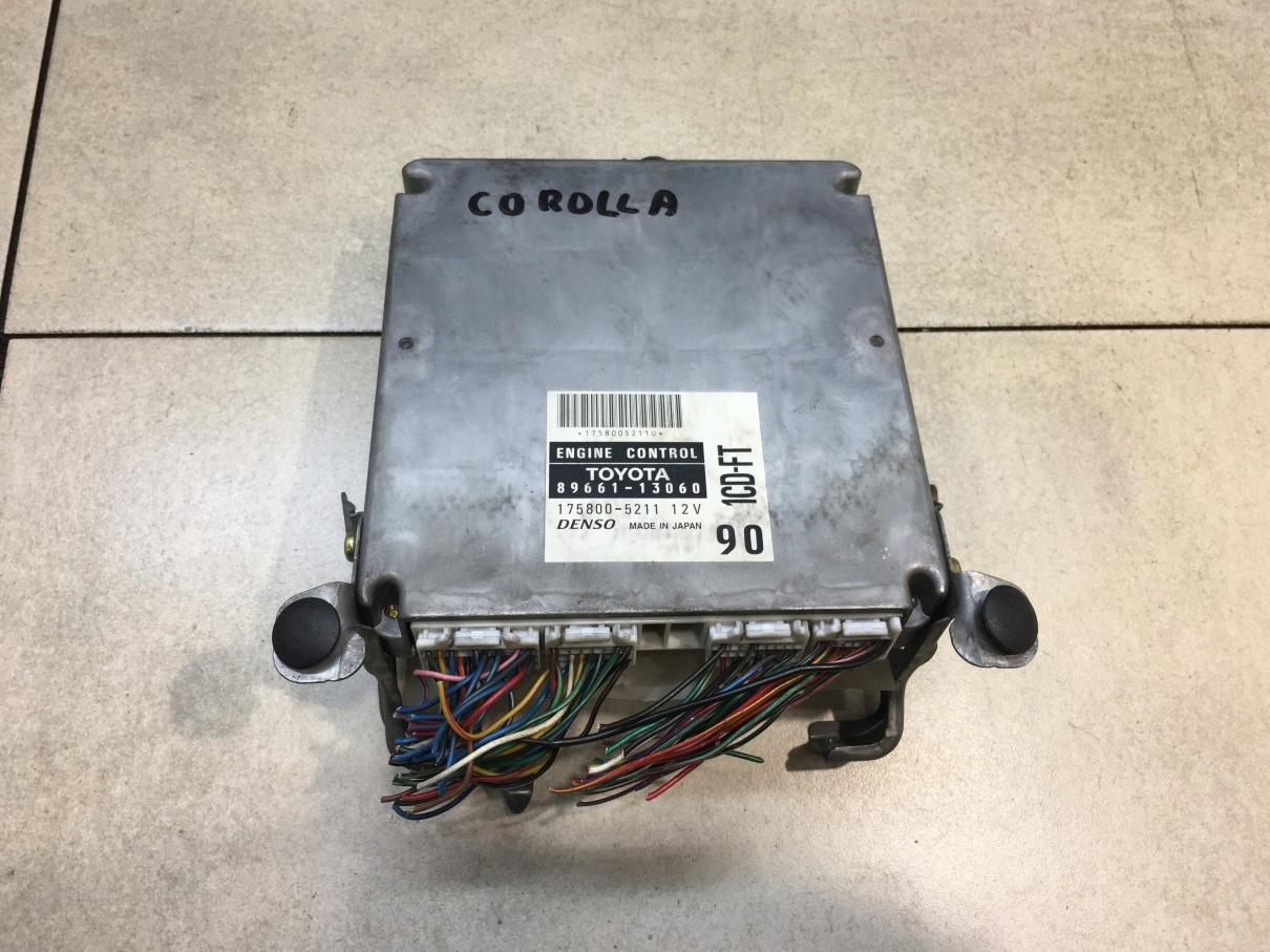 control unit of the engine COROLLA VERSO E12 89661-13060 2.0 D4D