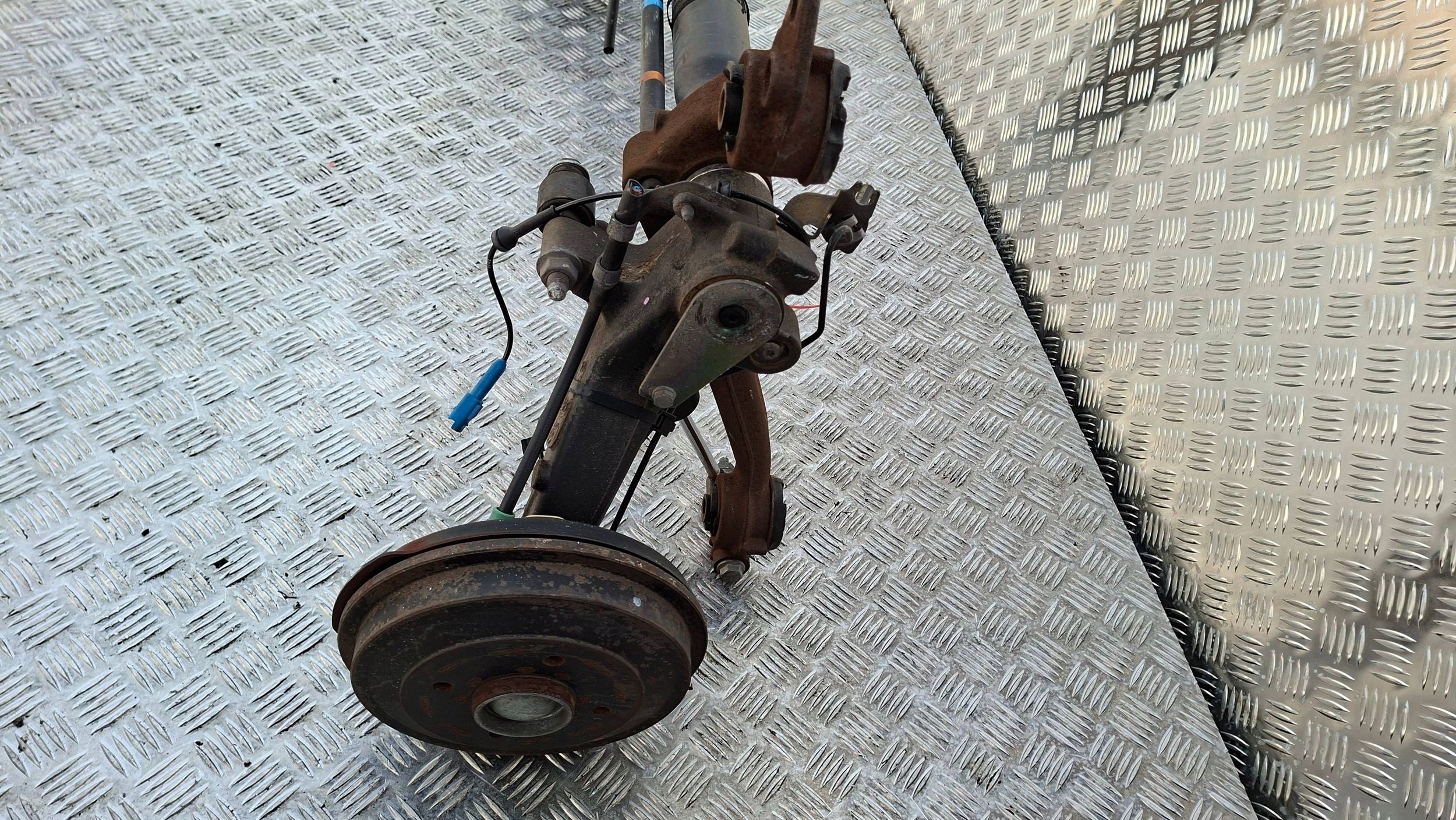 axis rear part PEUGEOT 206 HB 2002
