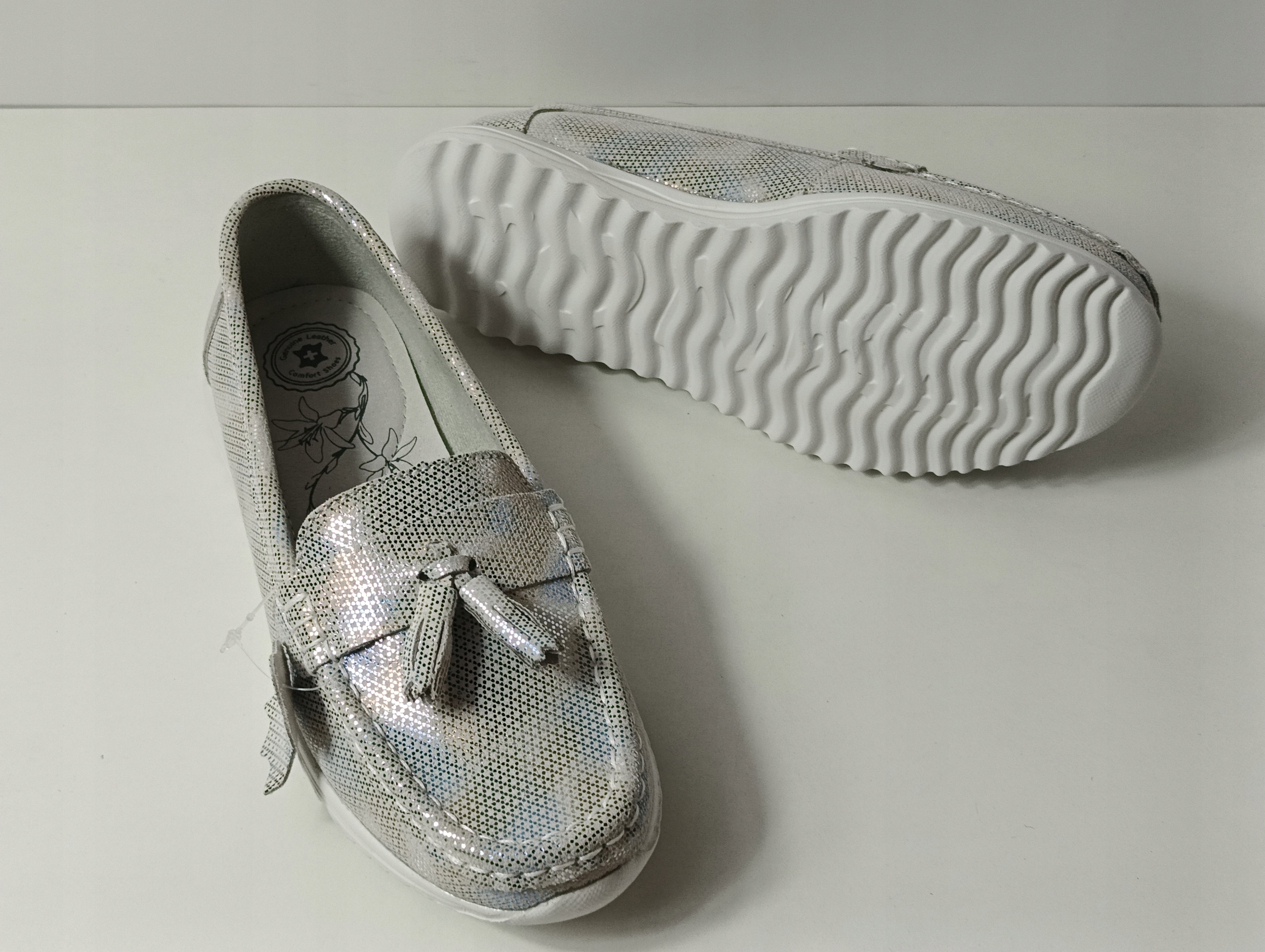 Baleriny, mokasyny Jezzi srebrne skóra r. 41 lekkie Kolor srebrny