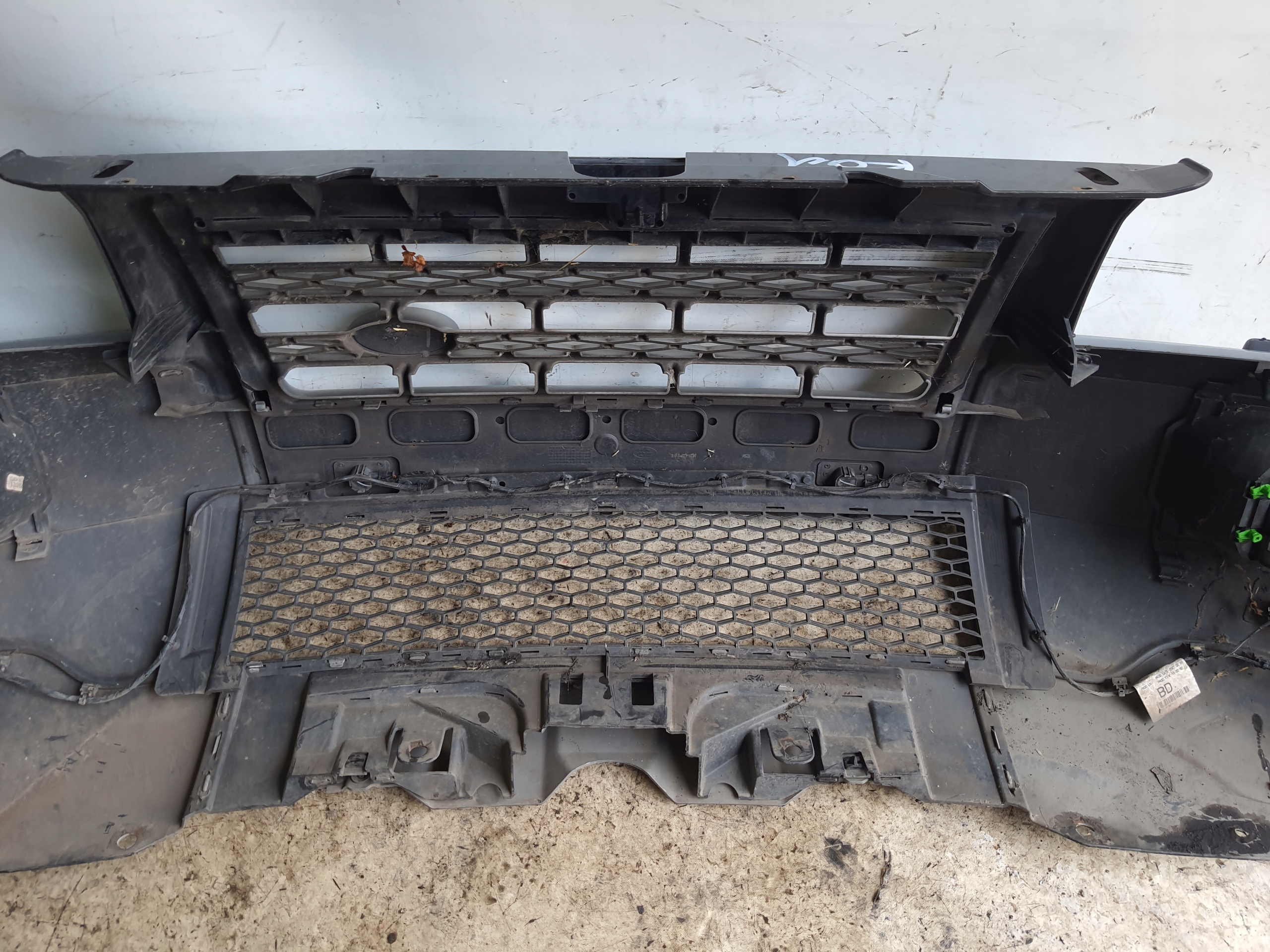 LAND ROVER FREELANDER II 06-11 bumper PDC + XENON