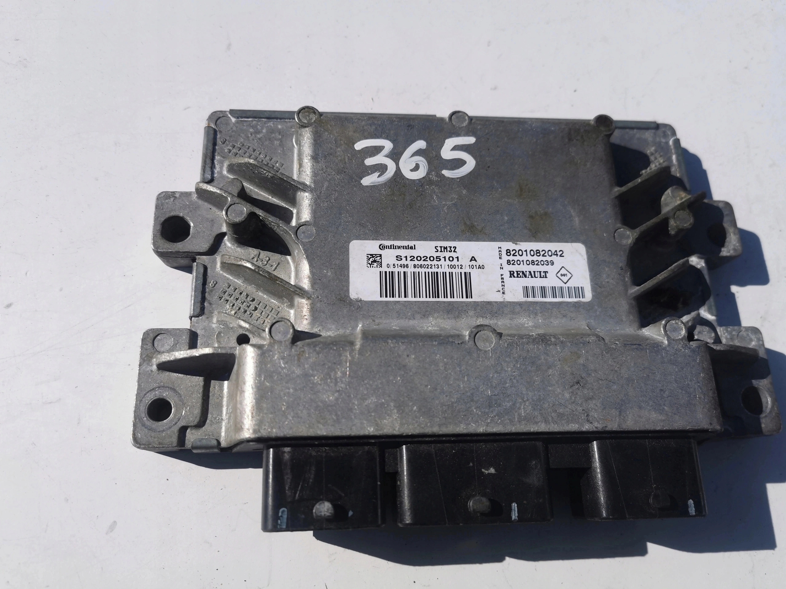DACIA SANDERO 1.2B S120205101A 8201082042 computer