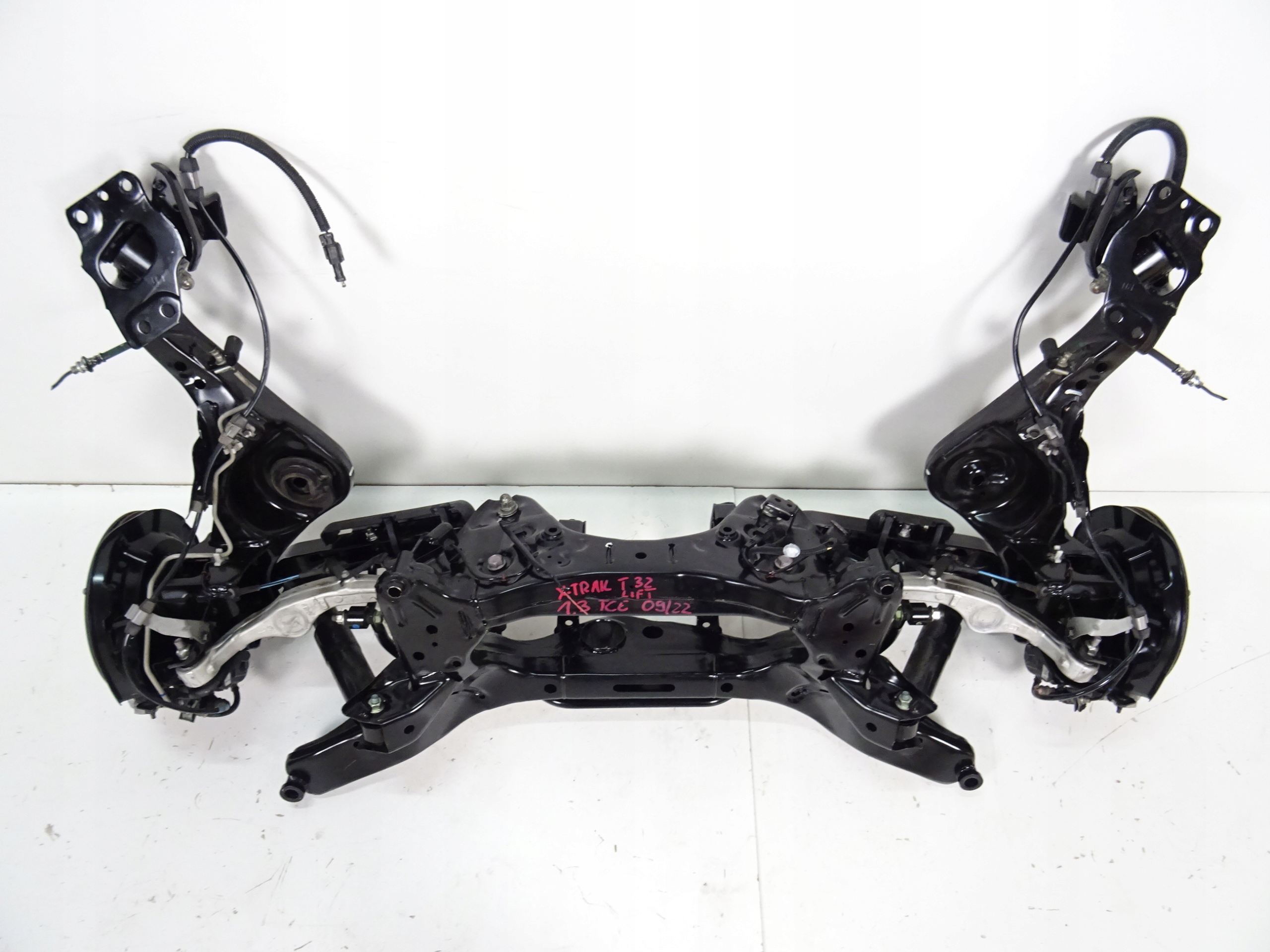 X-TRAIL T32 LIFT 1.3 TCE ZAWIESZENIE BELKA TYŁ