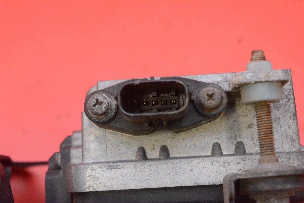 control unit RADAR DISTRONIC rear part rear 882A0-50020 LEXUS LS 4 IV LS600H 06-09
