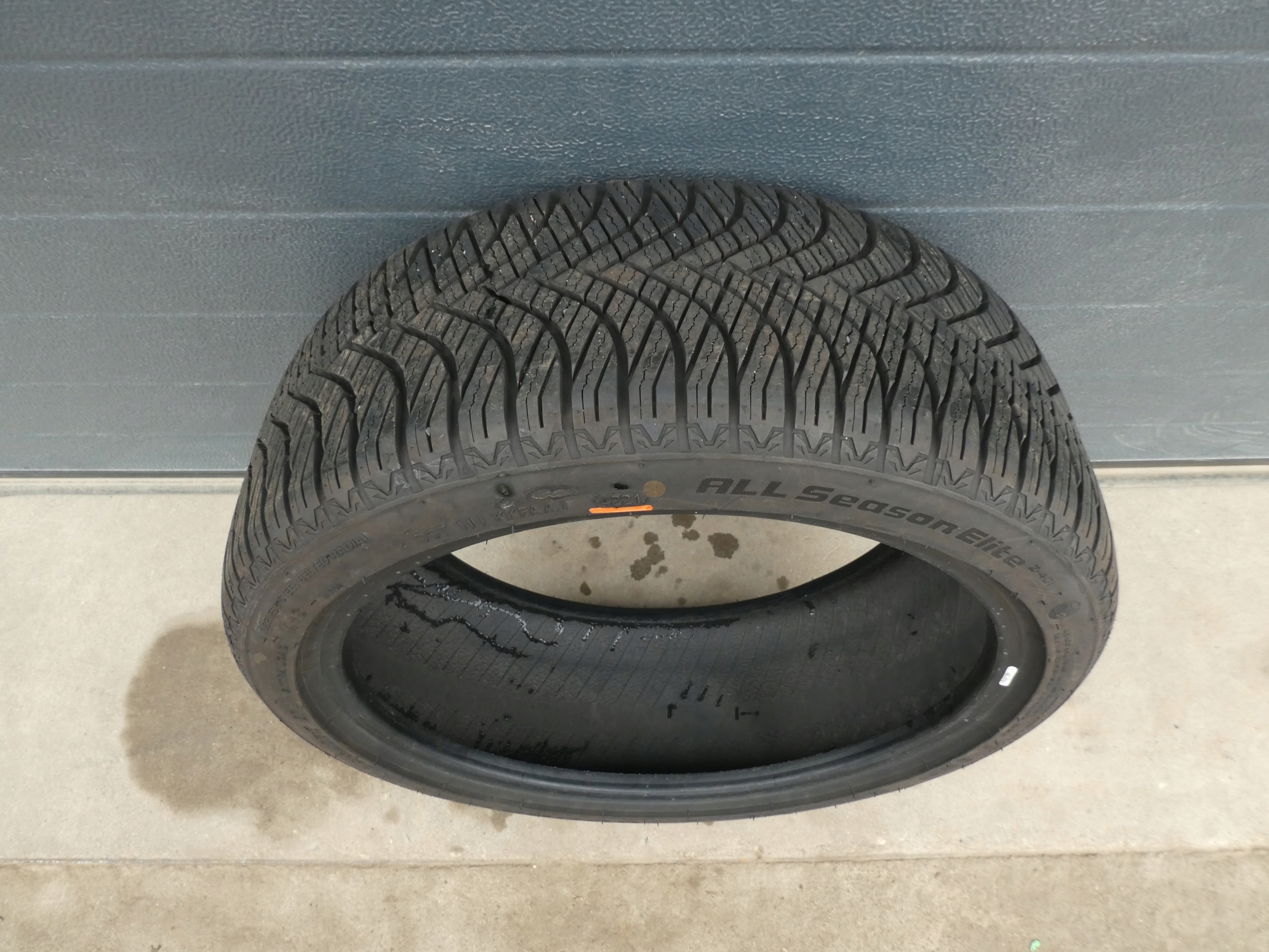 1X guma Goodride 215/40/17 2021R