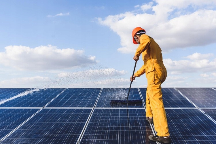 SZCZOTKA TELESKOPOWA CZTEROPŁASZCZYZNOWA MYCIA PANELI FOTOWOLTAICZNYCH 2,5M Producent TG