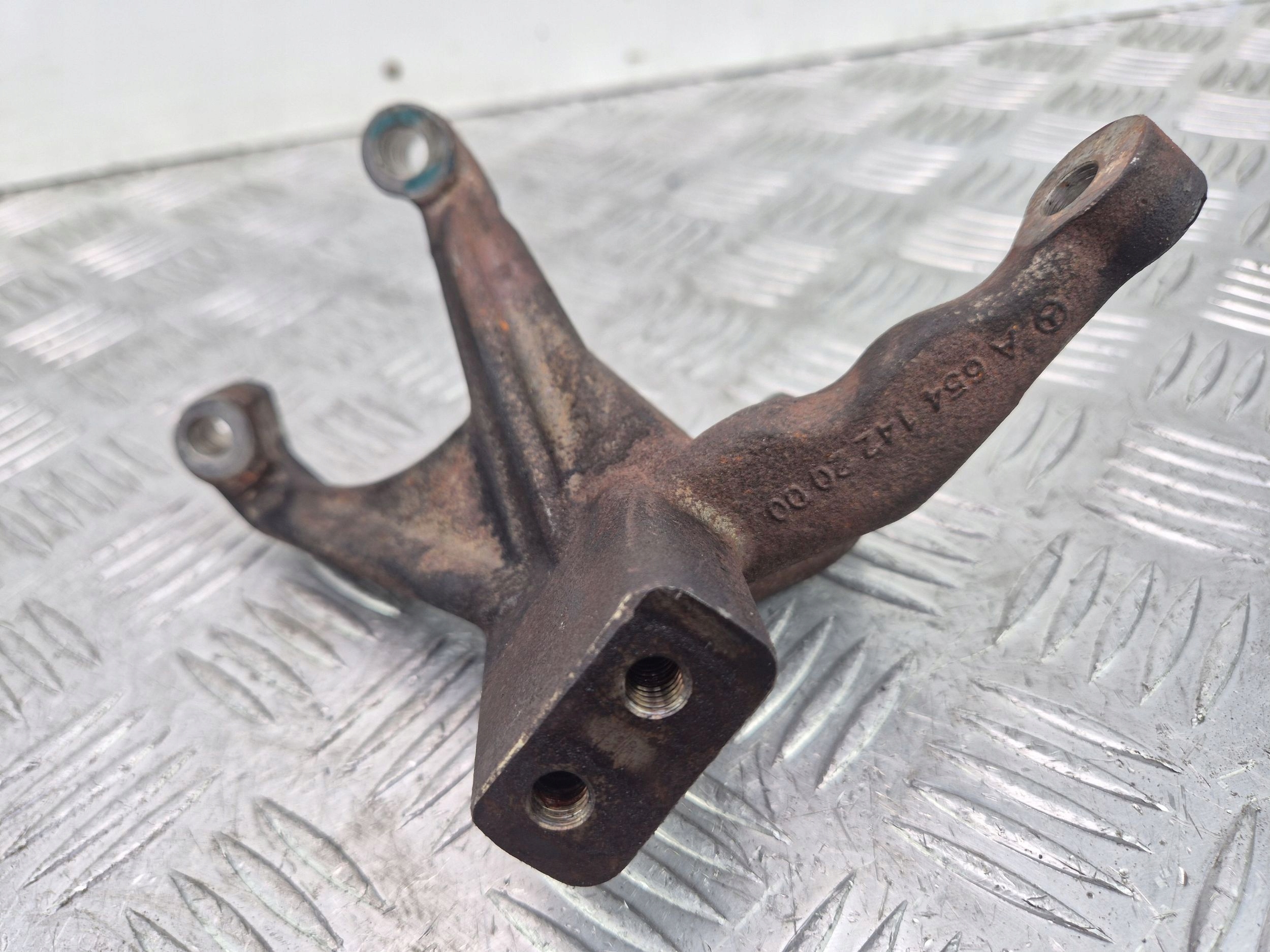 engine mount Mercedes E300d W213 A6541422000 OM654.920