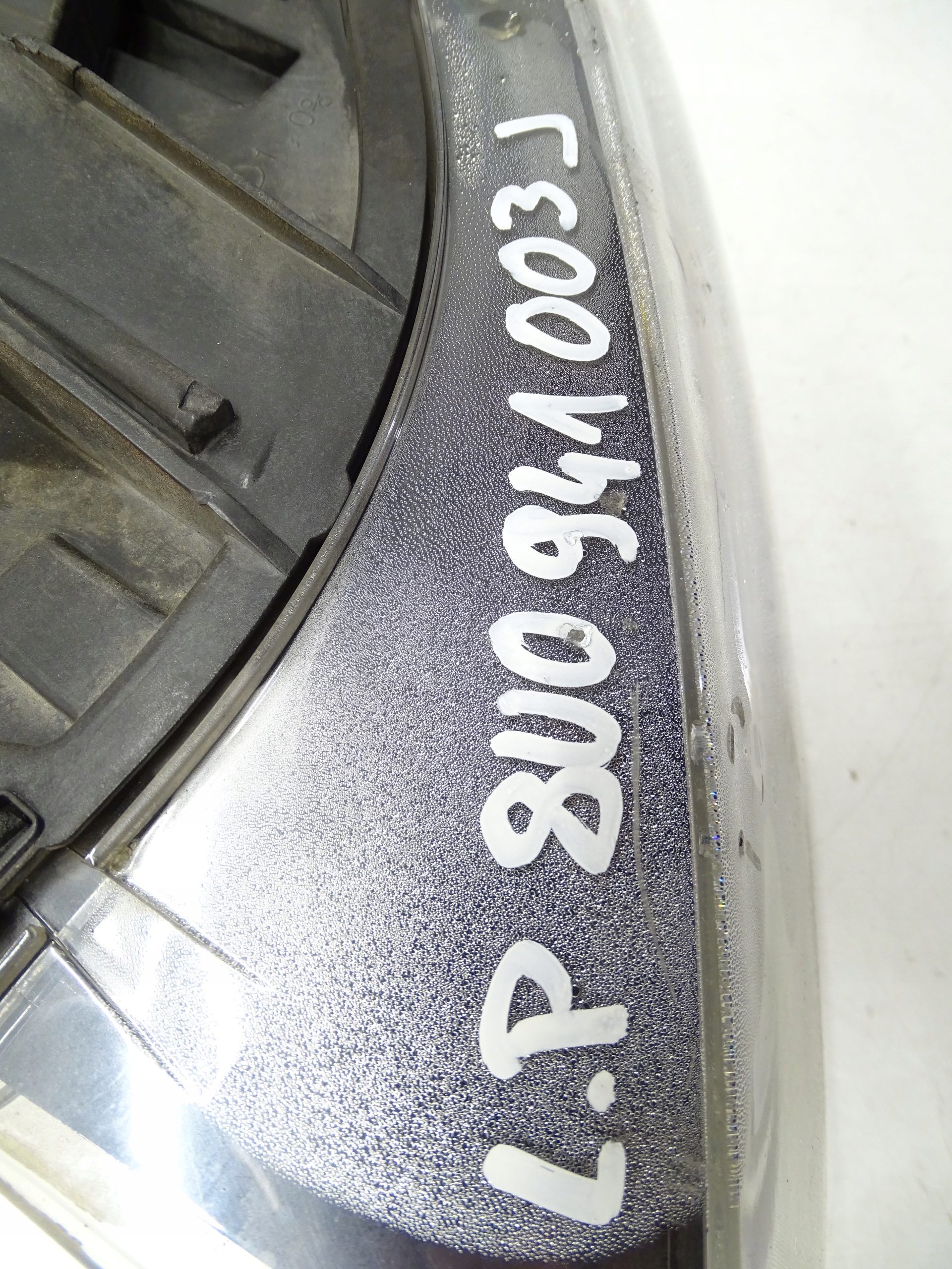 light left front left front BI XENON LED AUDI Q3 8U0941003J