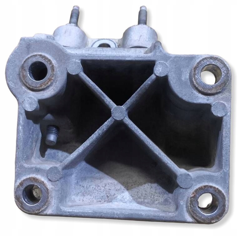 engine mount holder right Dodge Charger Challenger 5.7 v8 2011-2023