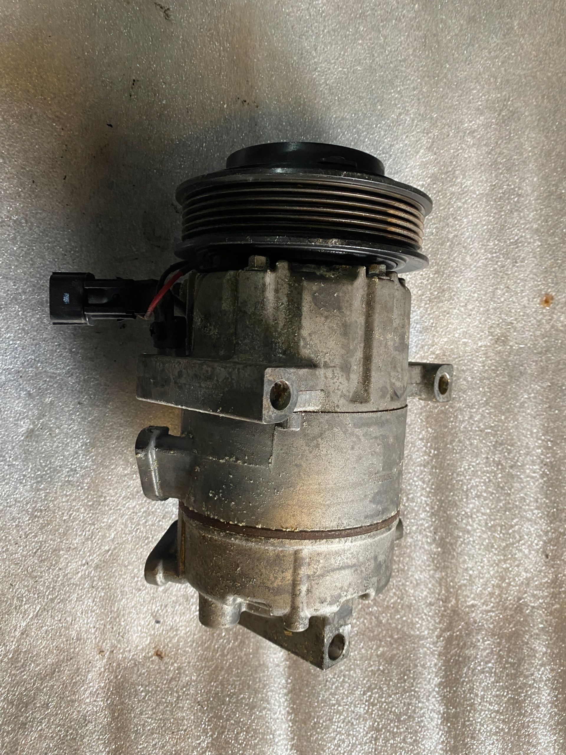 HYUNDAI I30 III 1.6 CRDI compressor; compressor of the air conditioning