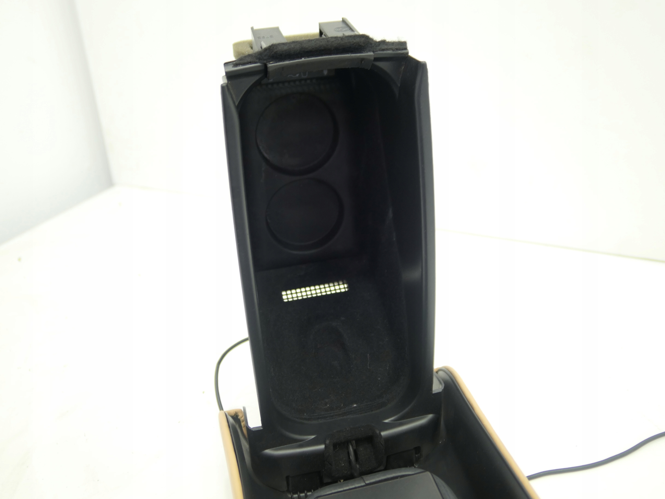 подлокотник перед бардачок MASERATI QUATTROPORTE V