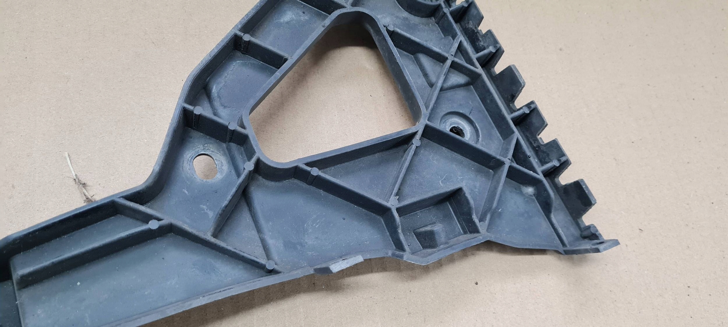 A6 C6 LIFT Support Poignée Support plaque Pare choc Gauche Avant 4F0807227